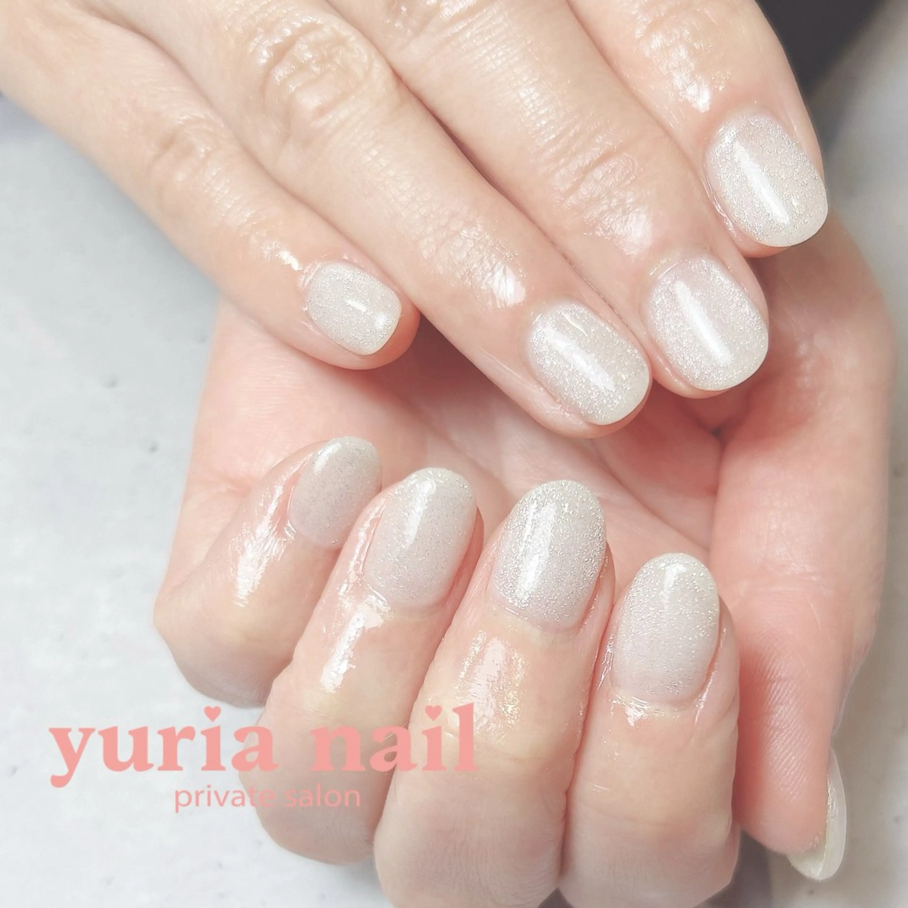 ネイル ジェルネイル マグネットネイル ワンカラーネイル ホワイト ハンドネイル 小林 ゆりあのネイルデザイン