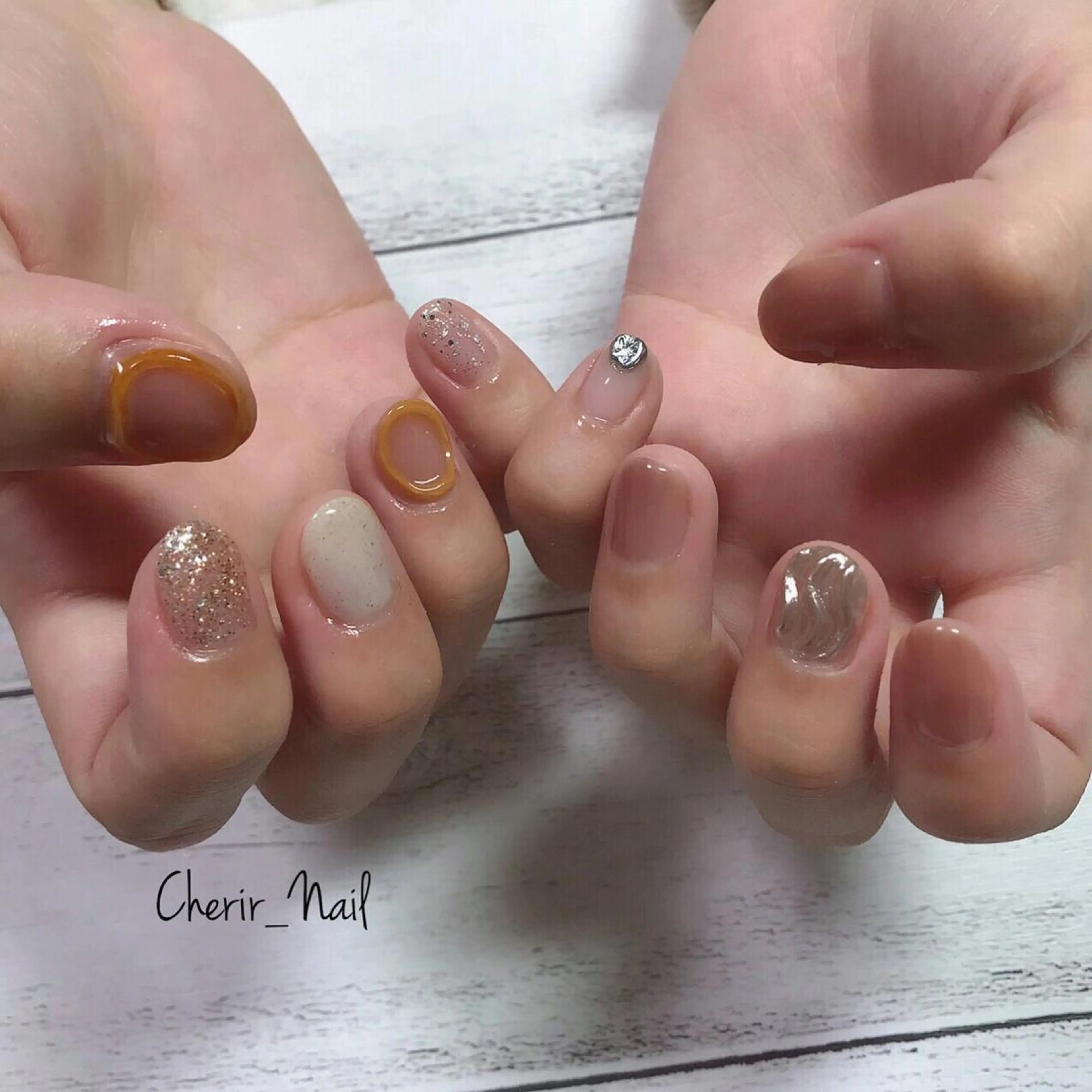 ネイル アートネイル ブラウン ラメ(グリッター) ミラーネイル ニュアンスネイル Cherirnail kaoriのネイルデザイン