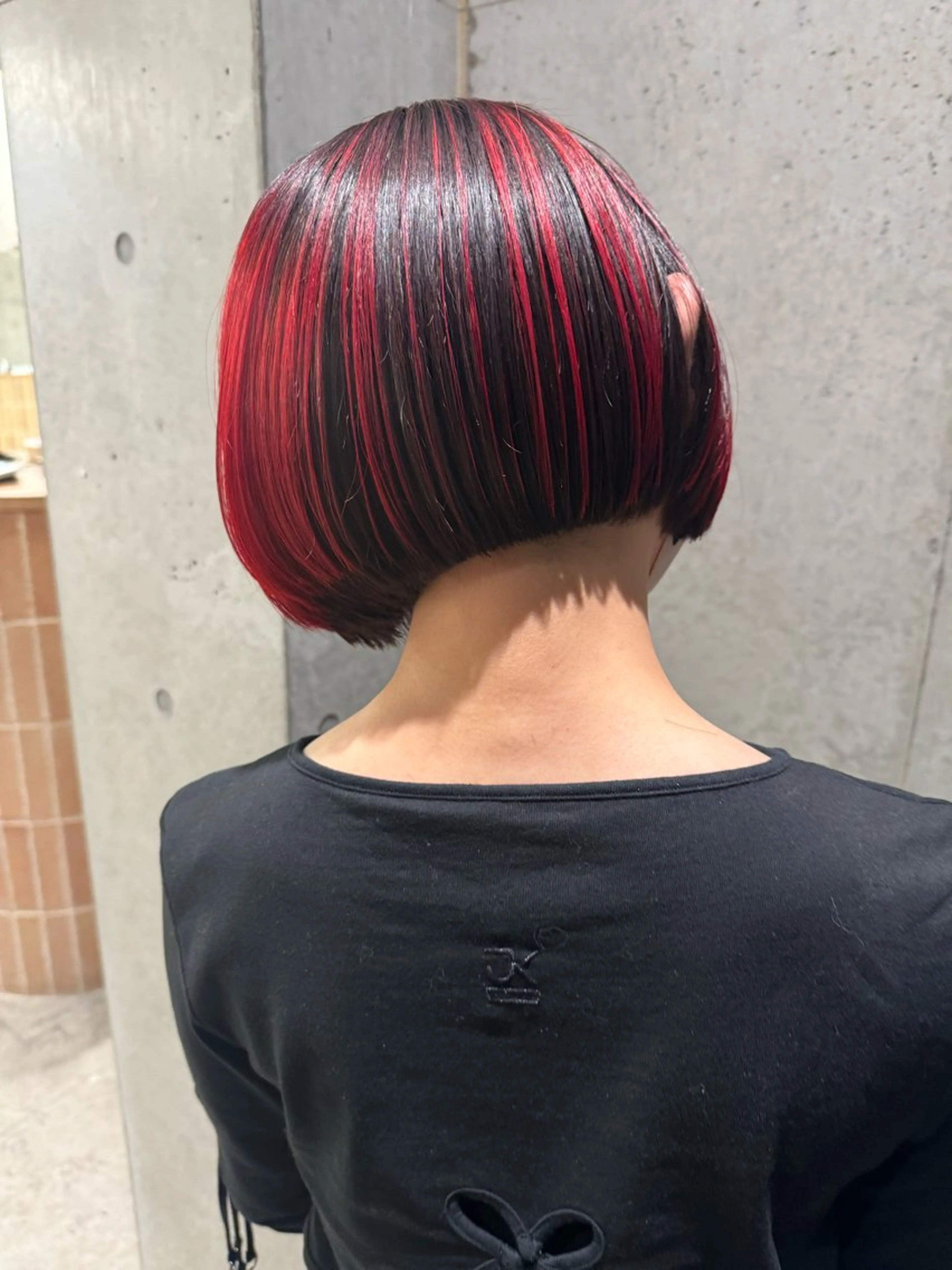 ショート カラー ヘアアレンジ ミニボブ/ブリーチ 🌈MISATOのヘアスタイル