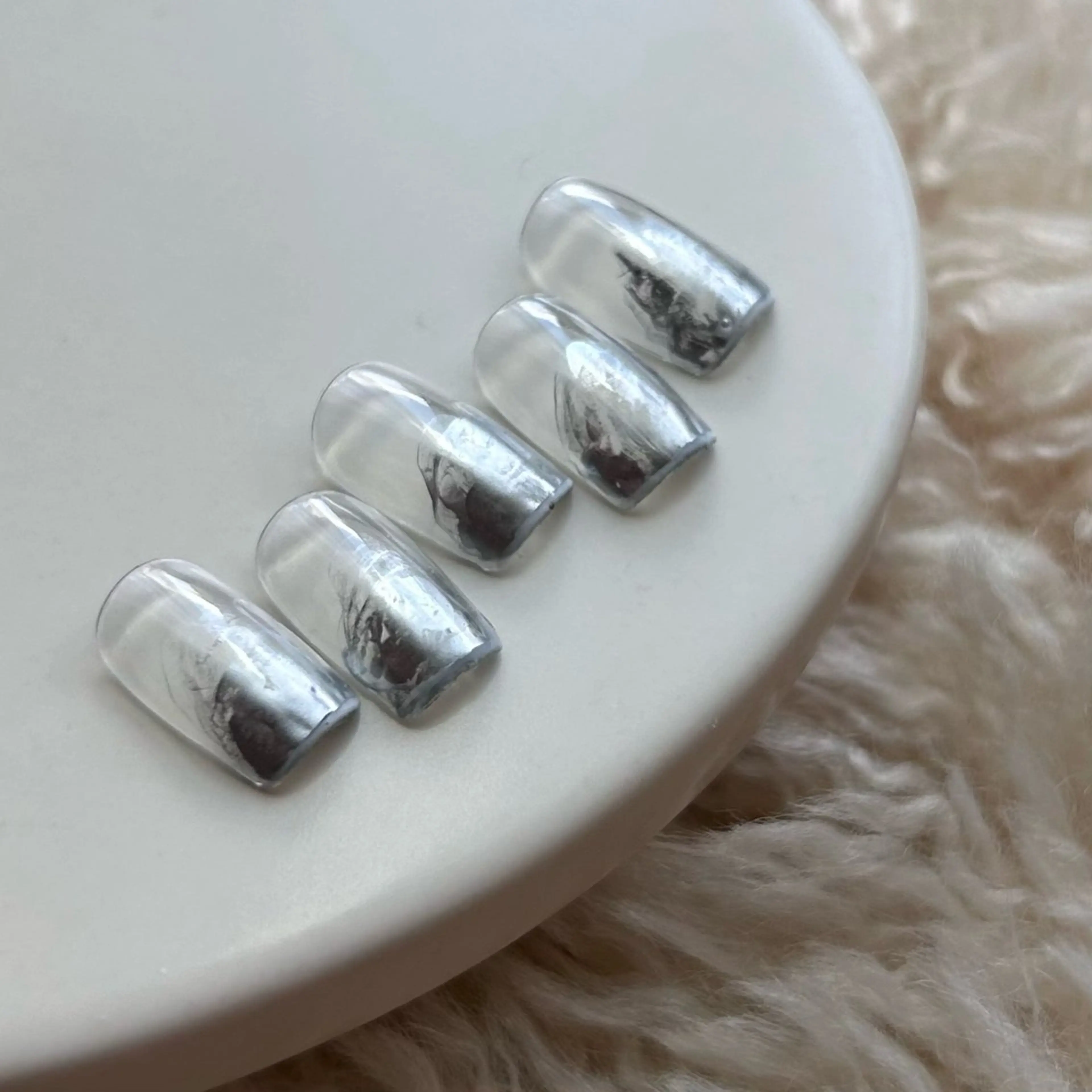 ネイル クリアネイル フレンチネイル シルバー ホワイト nailsalon kiii'sのネイルデザイン