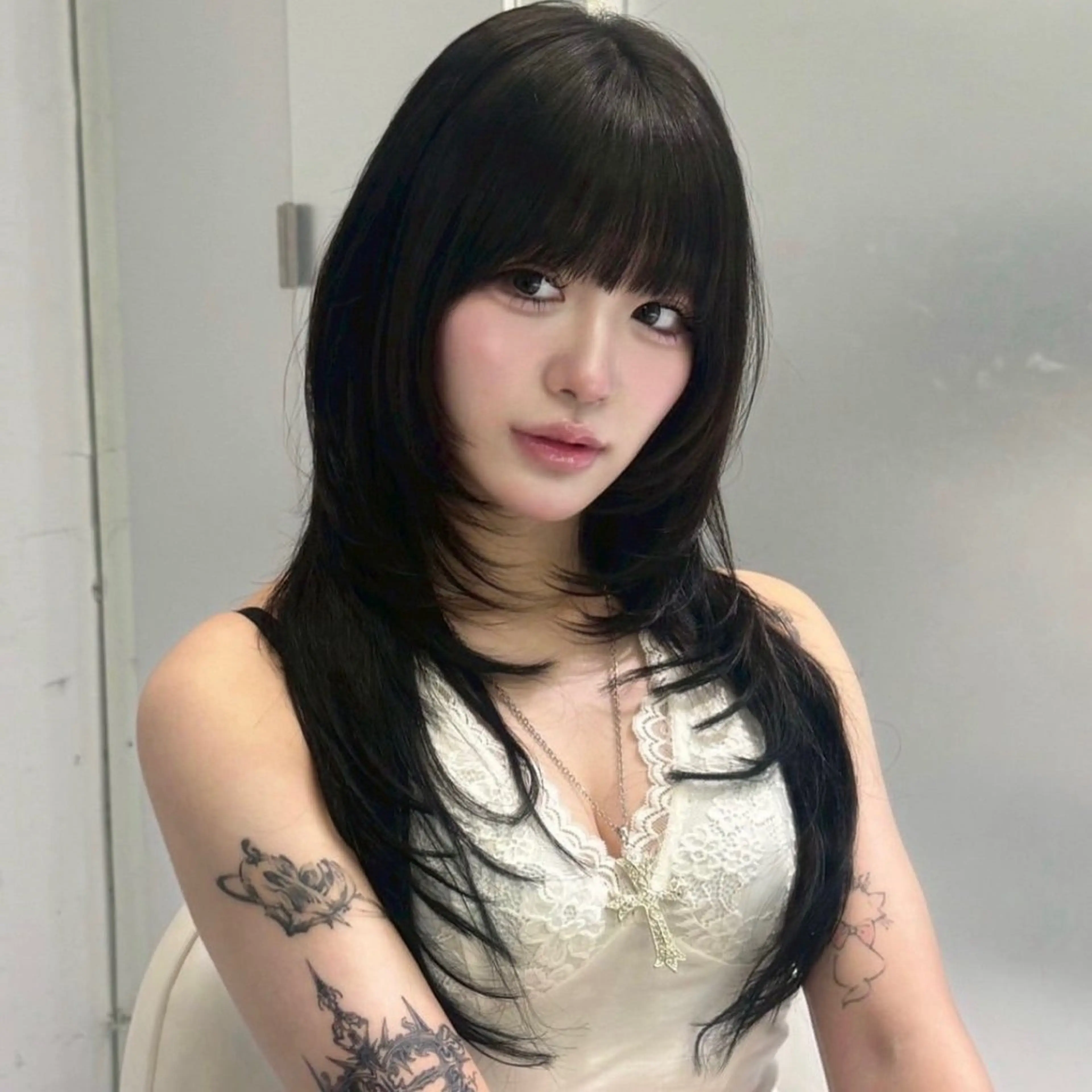 ロング くびれヘア 顔周りカット ハイレイヤー 韓国風ヘア レイヤーカット カット ヘアカラー がわ/ハイレイヤー /ハイトーンカラーのヘアスタイル