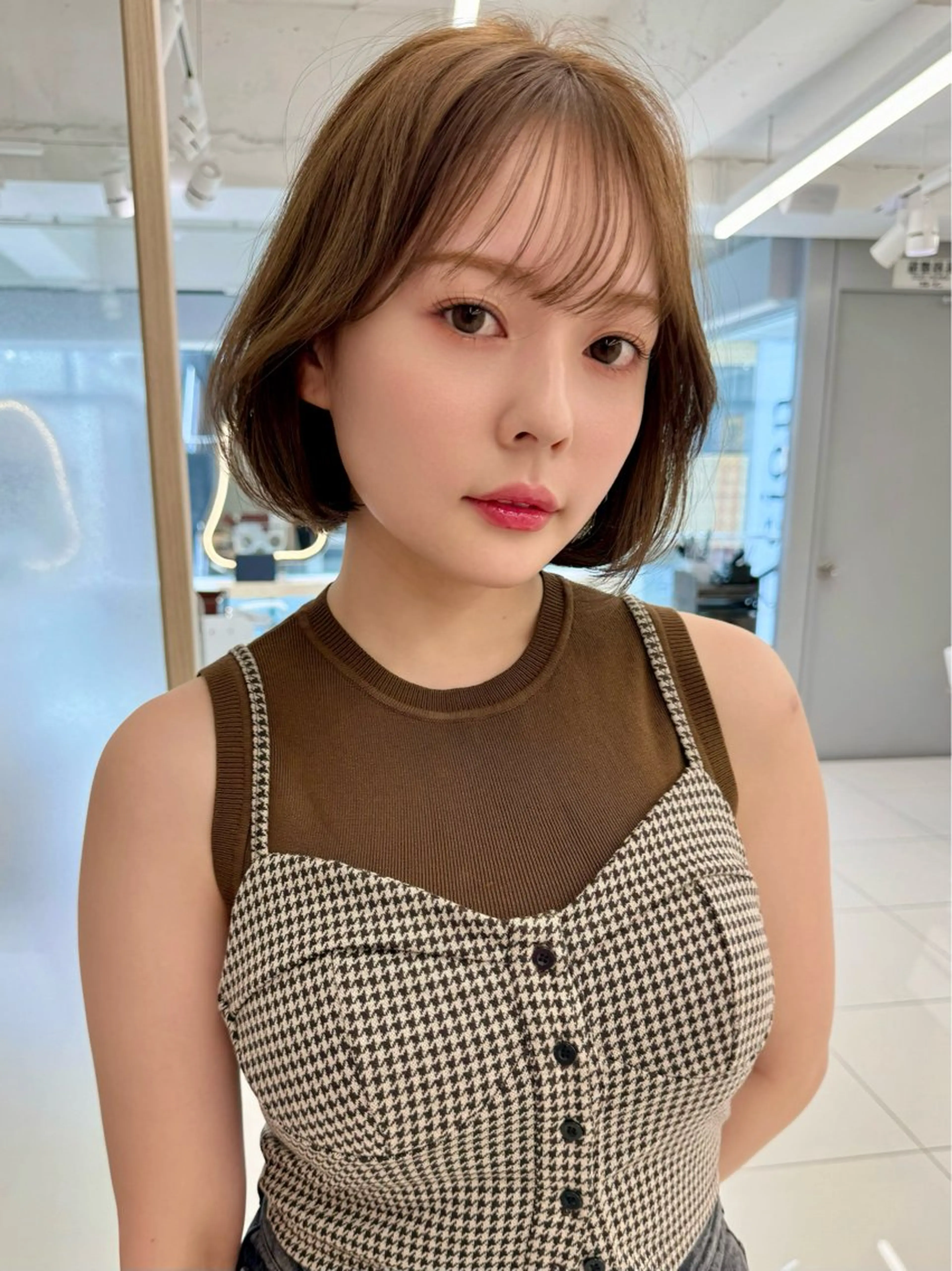 ショート ボブ 顔周りカット 小顔カット 三鷹で1番ショート ボブをカットする新谷のヘアスタイル