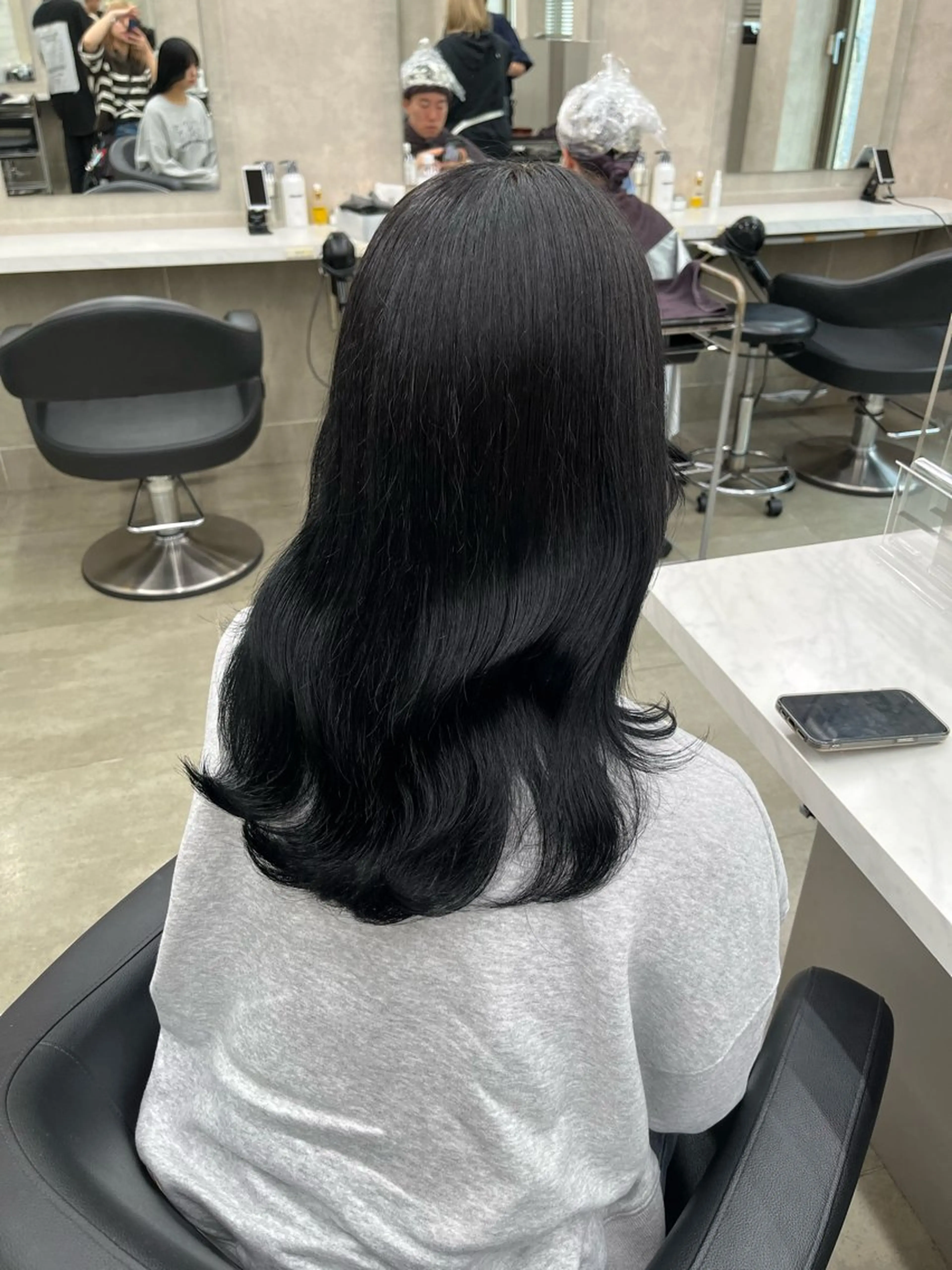 ミディアム ヘアカラー トリートメント ヘッドスパ ヘアセット 寒色＆ブリーチ特化 寒色MiOのヘアスタイル