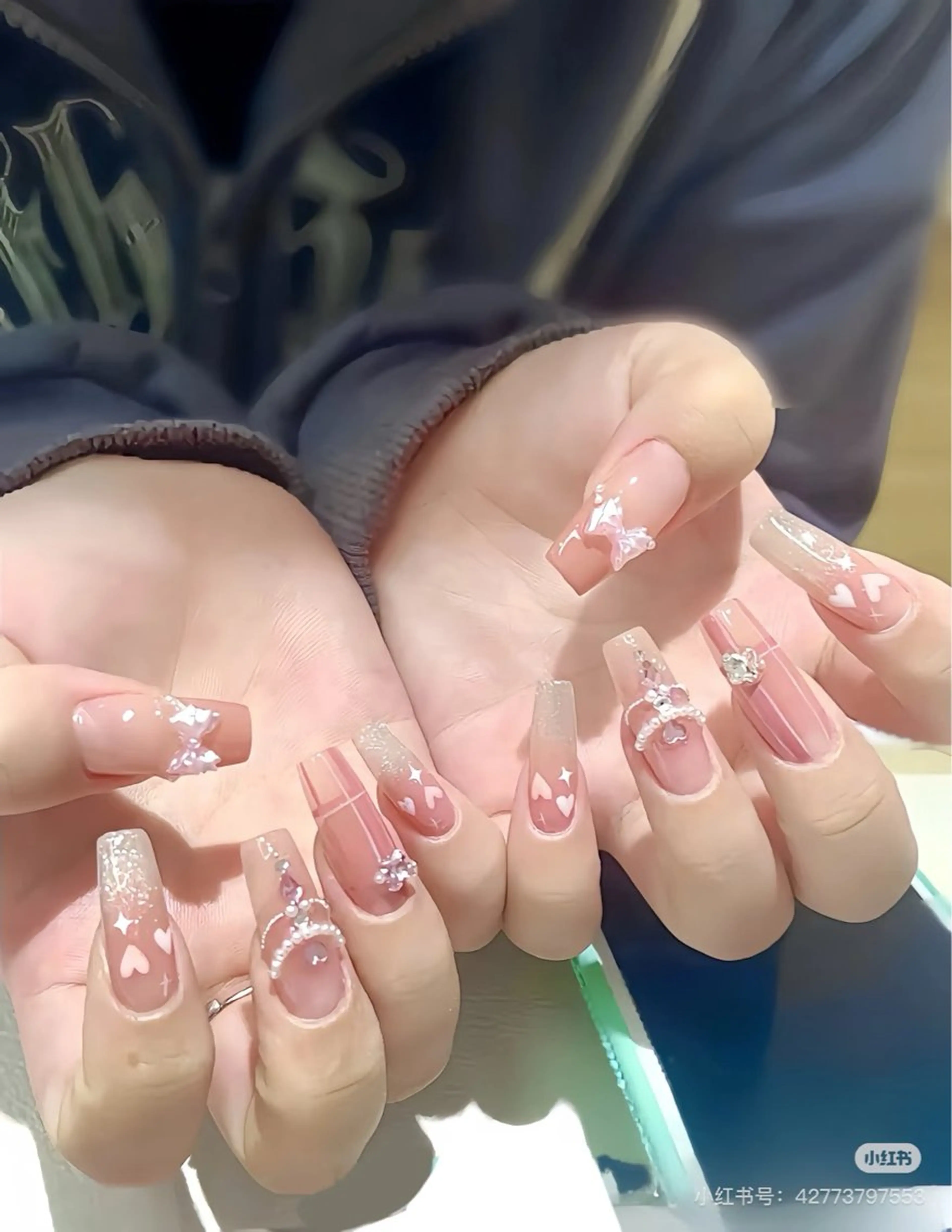 ネイル 成人式 ジェルネイル ロングネイル マグネットネイル 大理石ネイル(マーブル) ハンドネイル MoMoA Nail ネイル長さ出し専門店のネイルデザイン