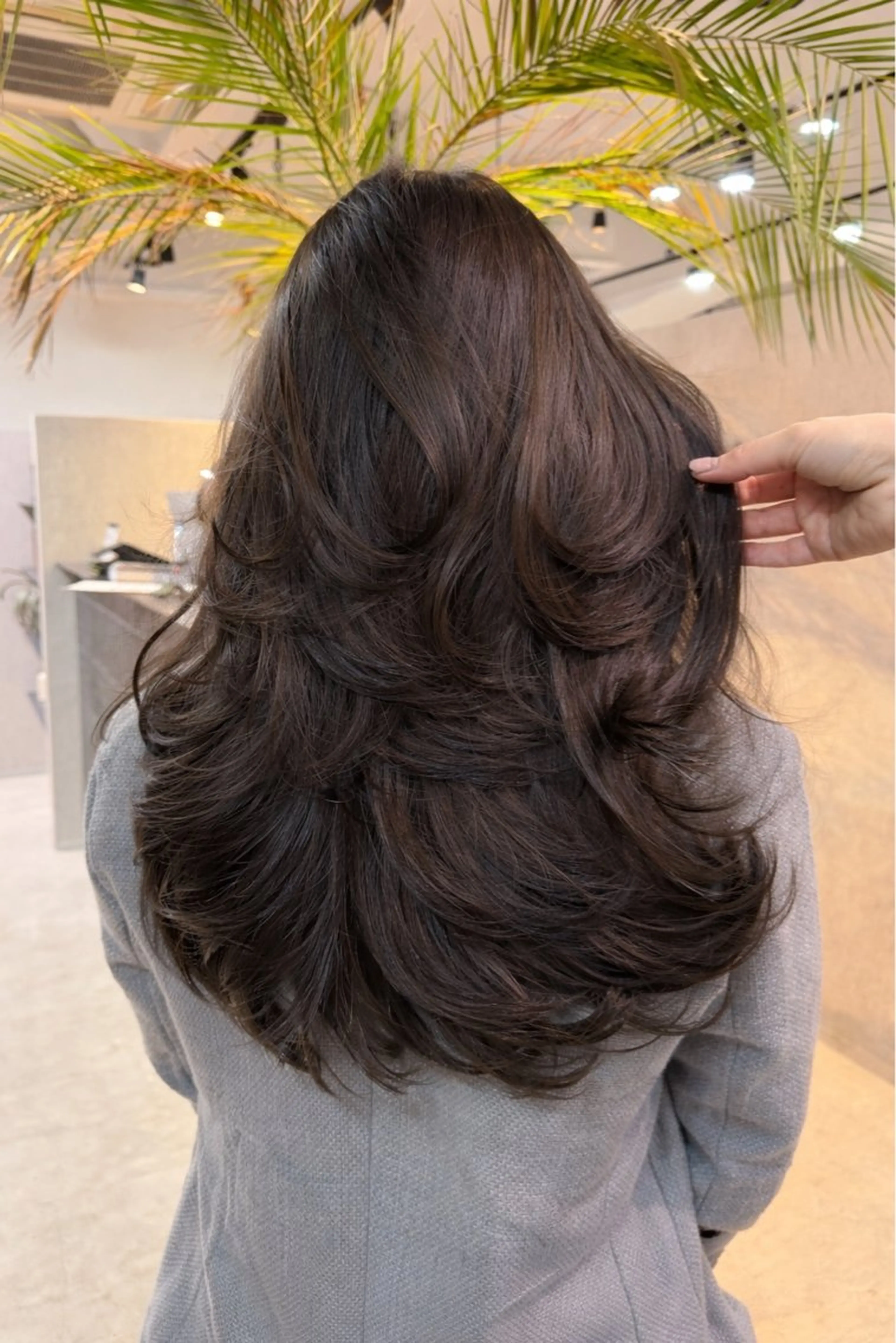 ロング 足立 采弥のヘアスタイル