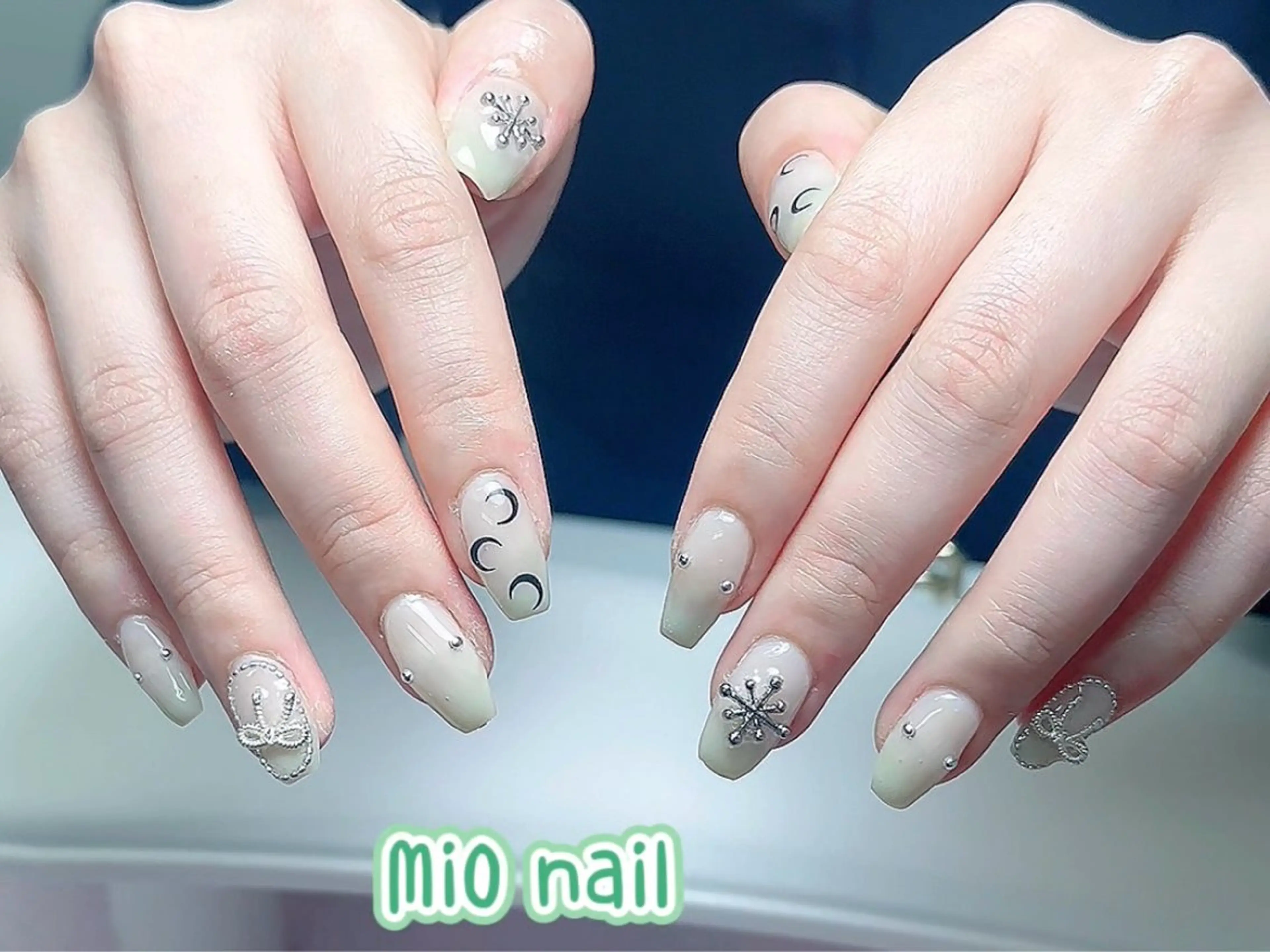 ネイル ジェルネイル 韓国ネイル 持ち込み オフィスネイル ワンホンネイル MiO Nailのネイルデザイン
