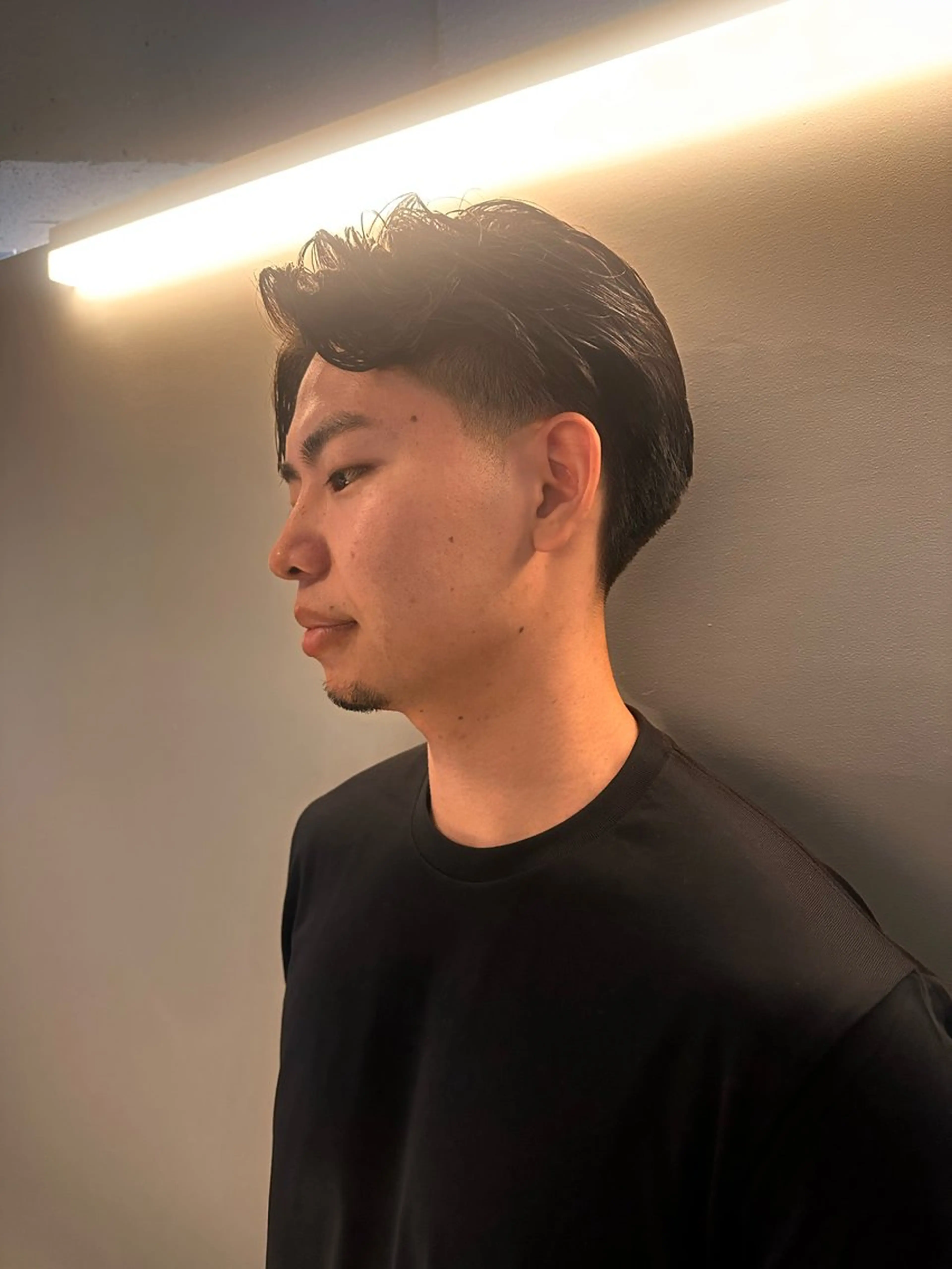 ミディアム パーマ メンズ ミディアムパーマ センターパート フェードカット メンズパーマ ツーブロック 池袋/FADE /メンズ特化のヘアスタイル