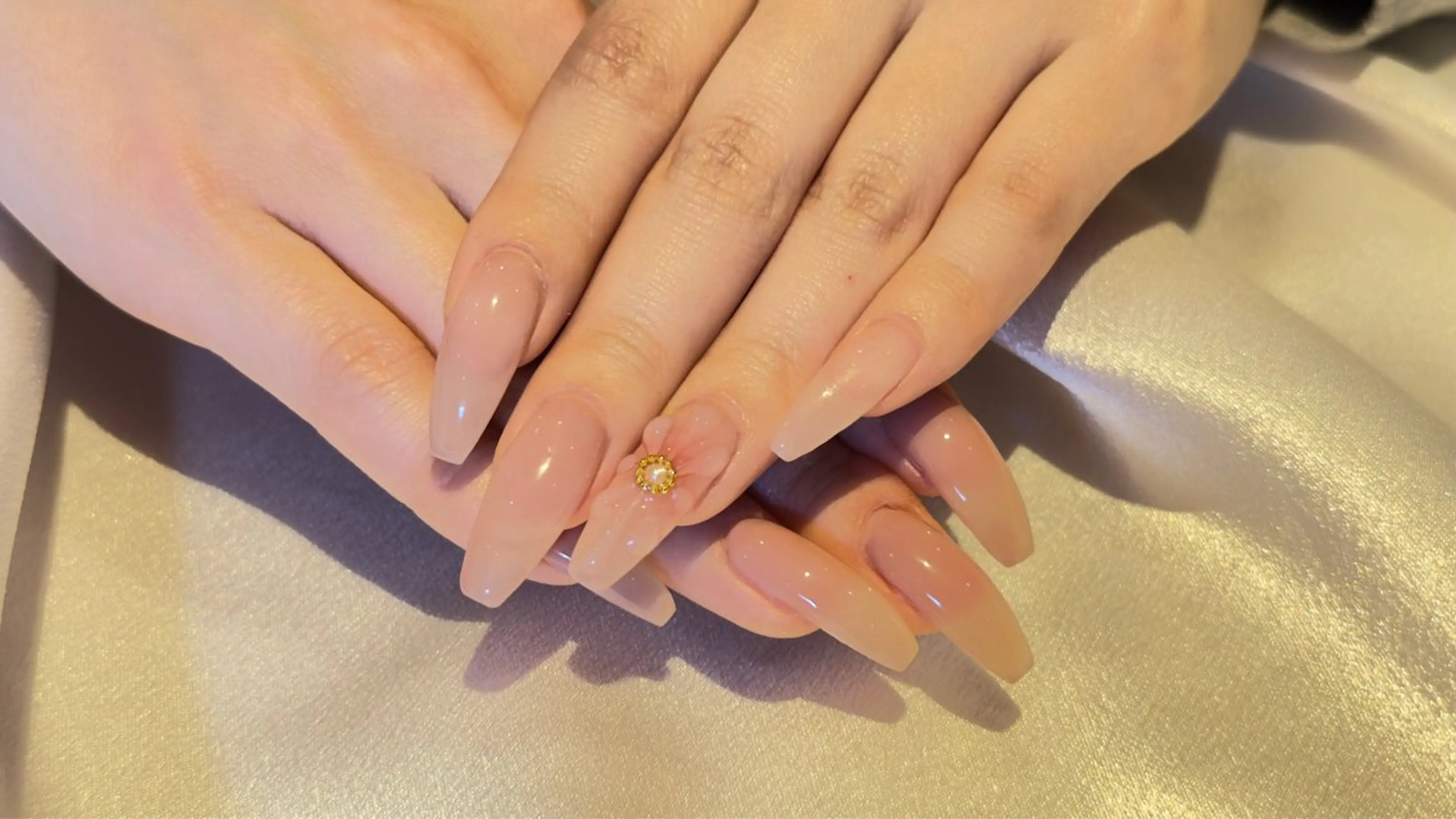 ネイル フラワーネイル ワンカラーネイル ぷっくりネイル ハンドネイル 【パラジェル専門店】 Ayakaのネイルデザイン