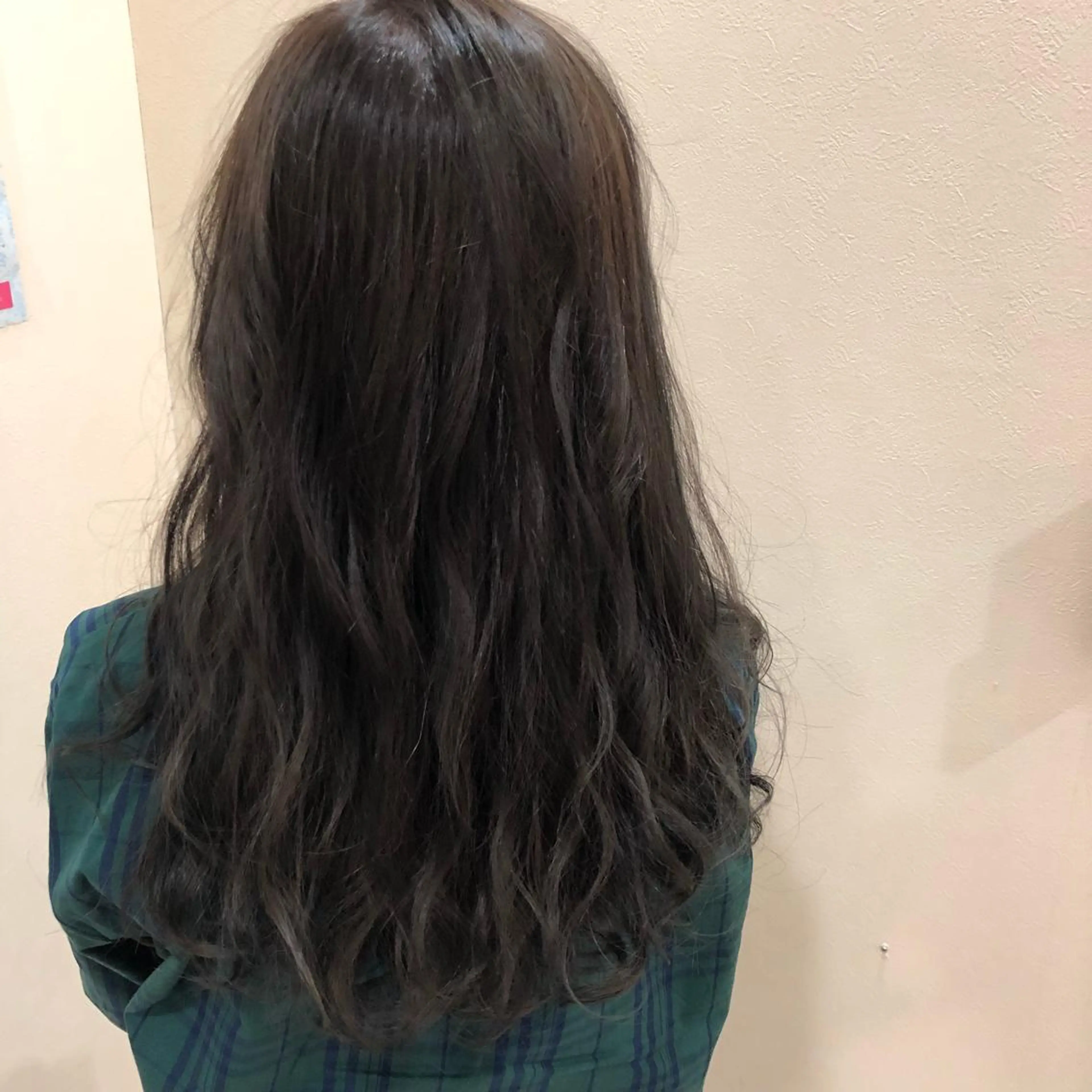 カラー 牧野 佳樹のヘアスタイル