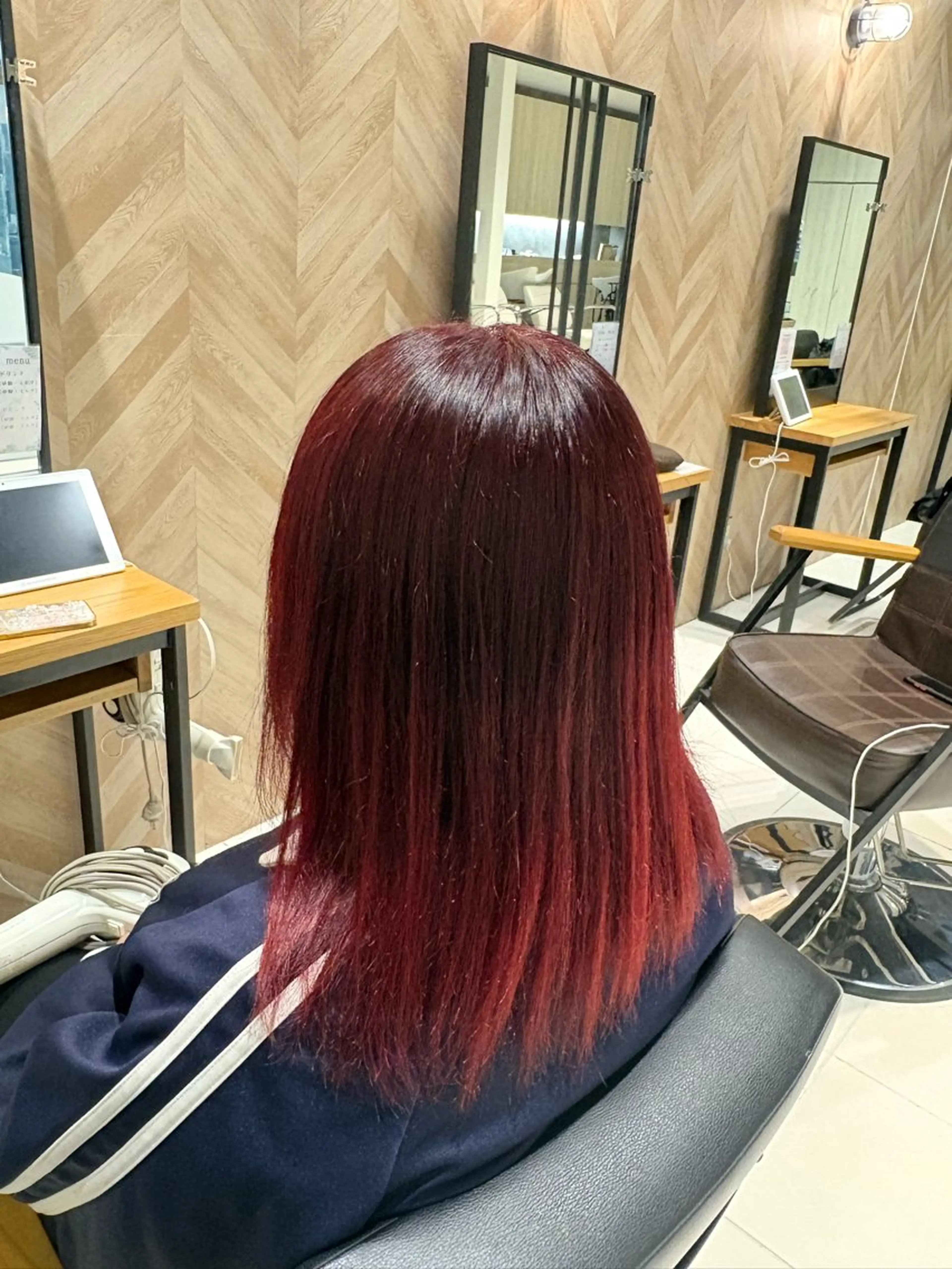 ミディアム EARTH 柿崎日菜のヘアスタイル