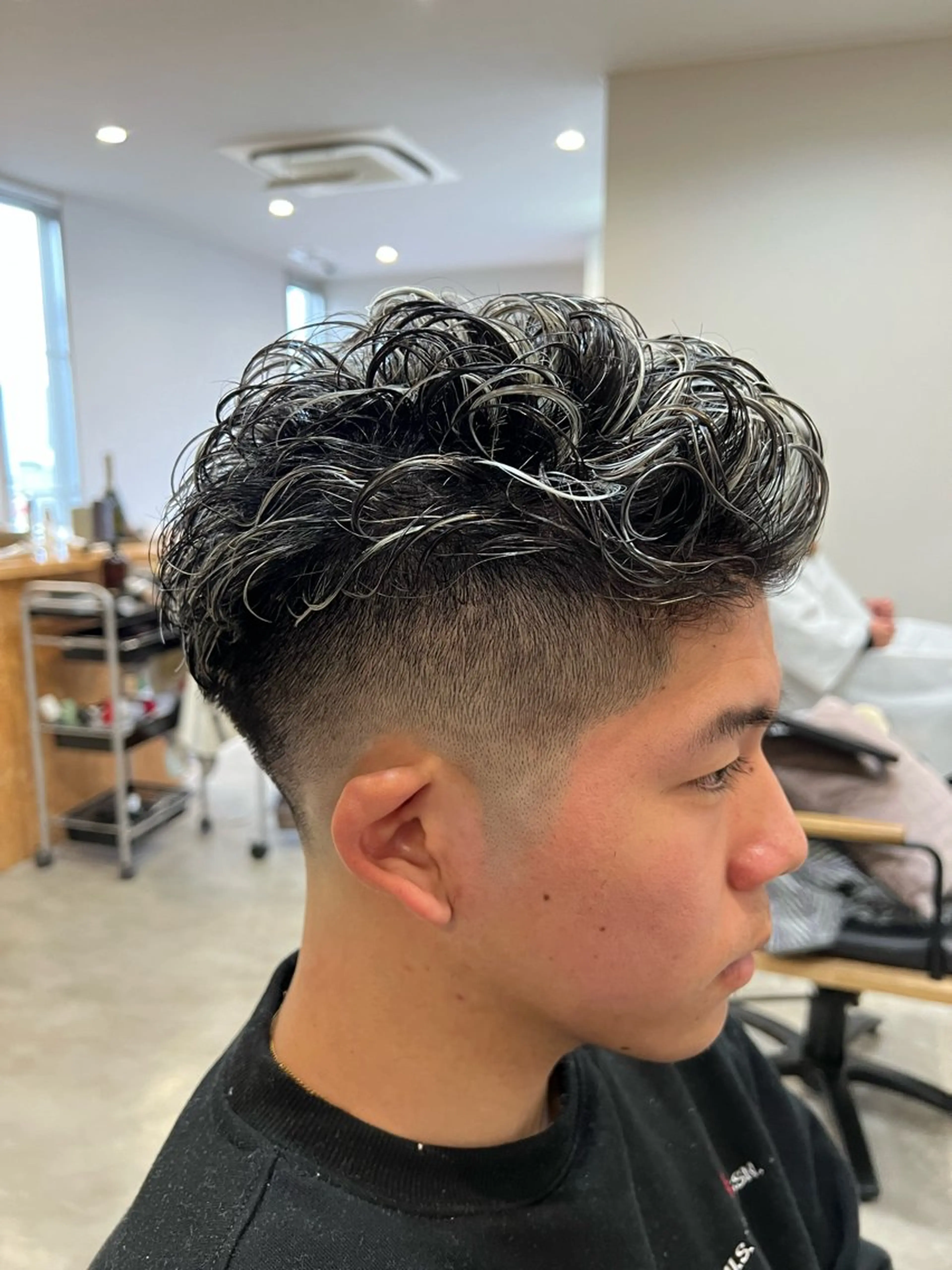 カラー メッシュ カット ヘアカラー 土田 紘太のヘアスタイル