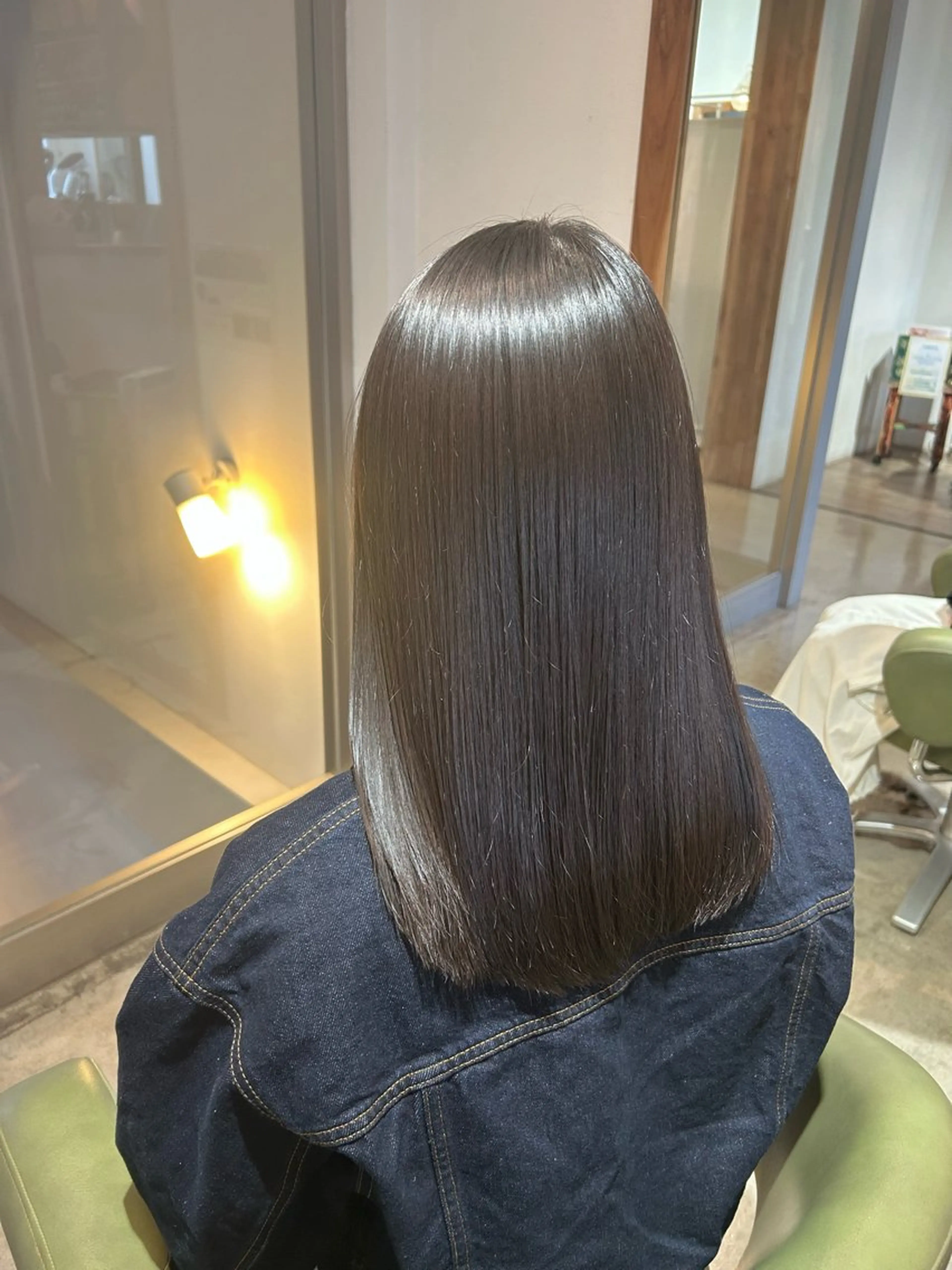 ロング トリートメント 白上 愛佳のヘアスタイル