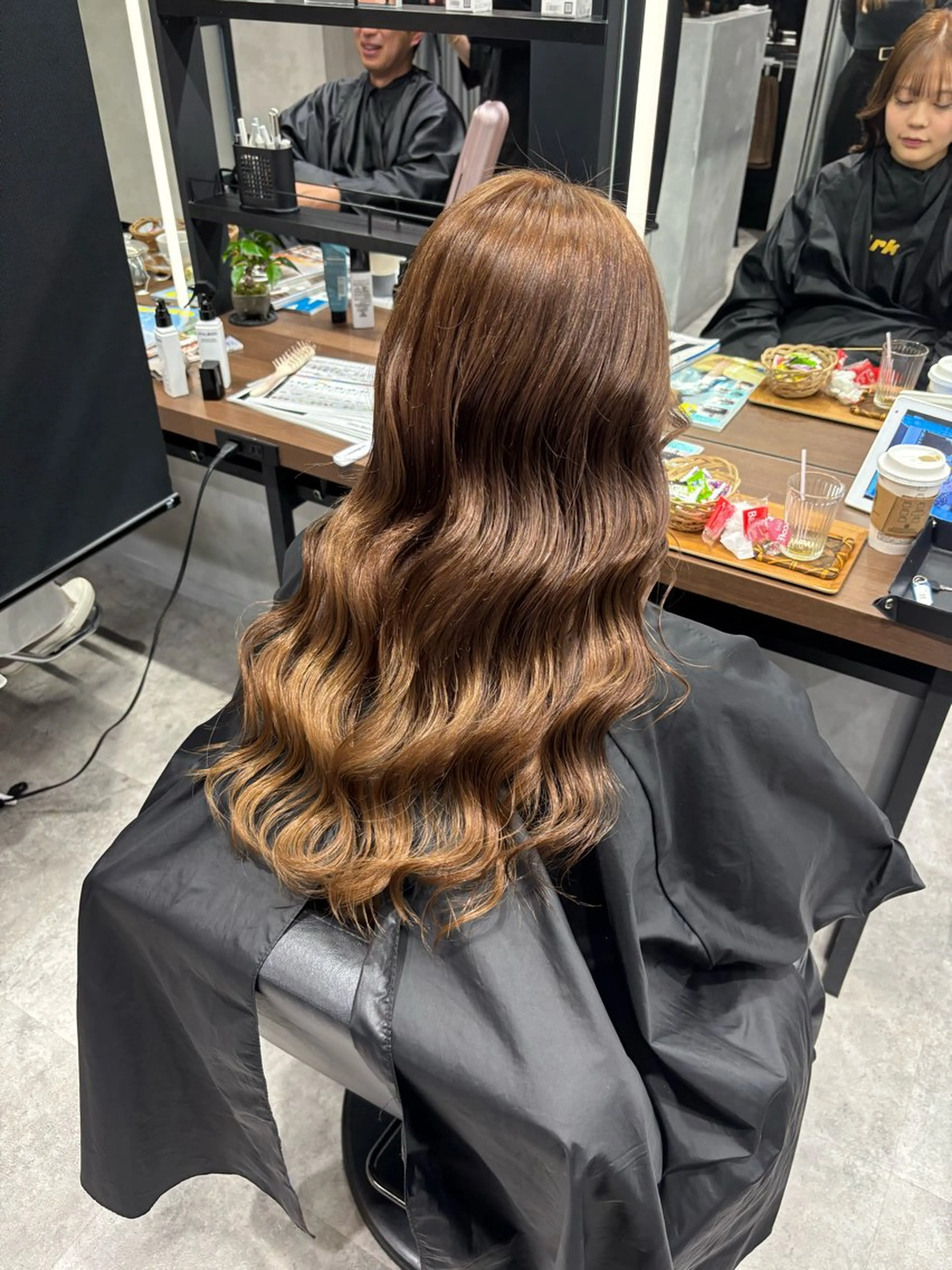 カラー ブリーチ ブリーチなしカラー ヘアカラー トリートメント 暖色/ハイトーン/ カラー/HBLのヘアスタイル