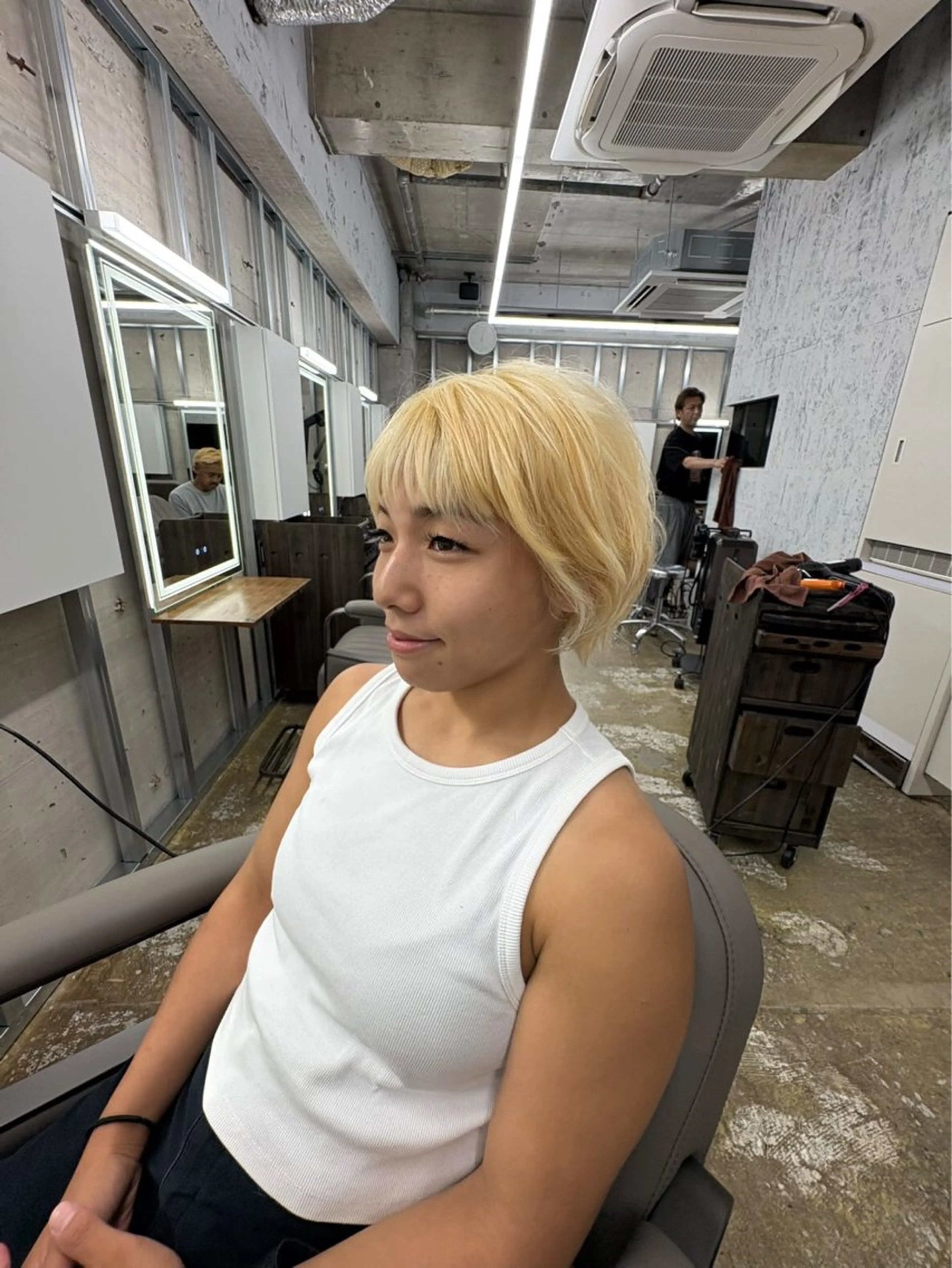 ミディアム カラー ウルフカット どす こいのヘアスタイル