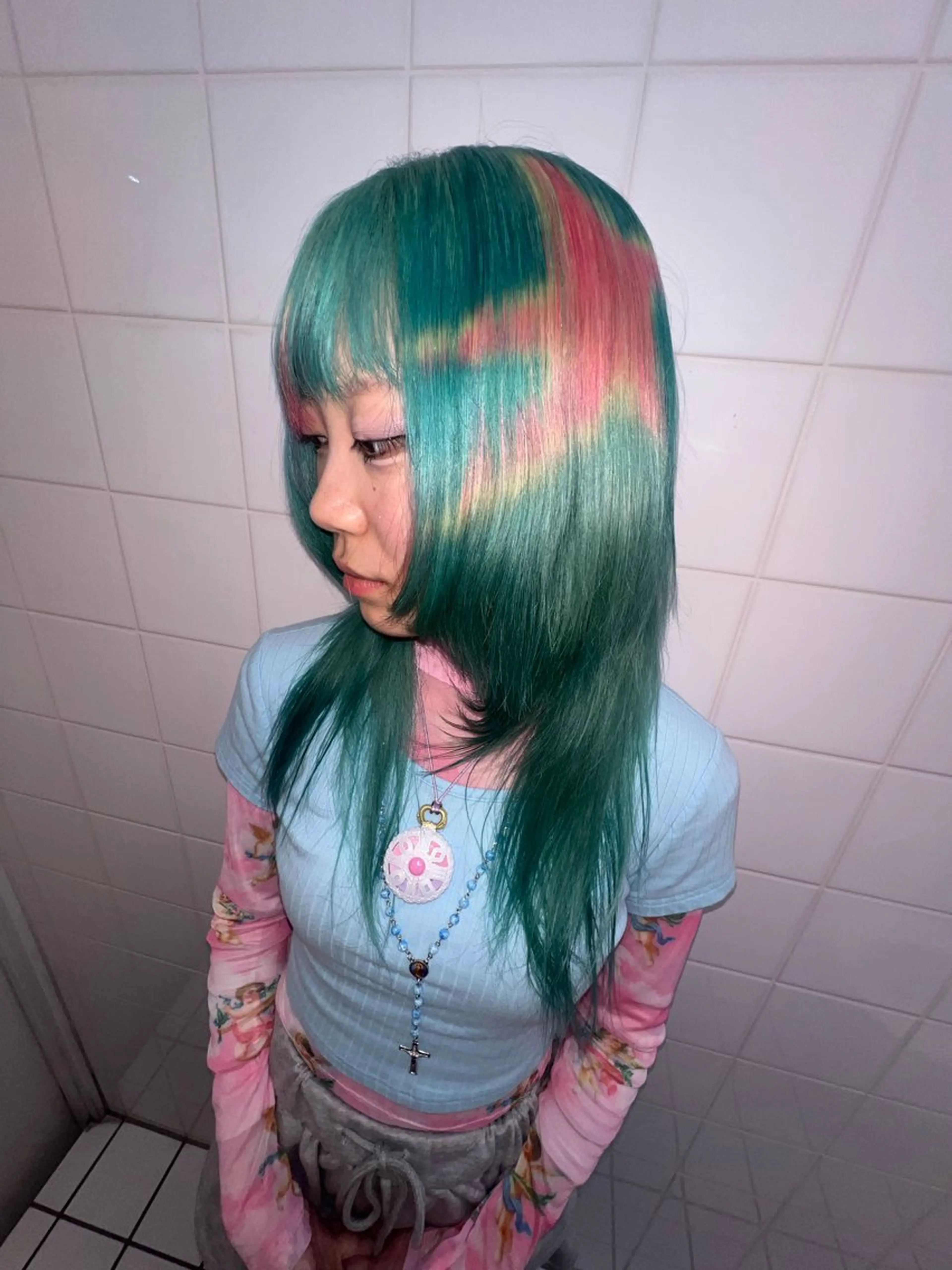 ミディアム カット ヘアカラー 💥ウルフカット デザインあんな💥のヘアスタイル