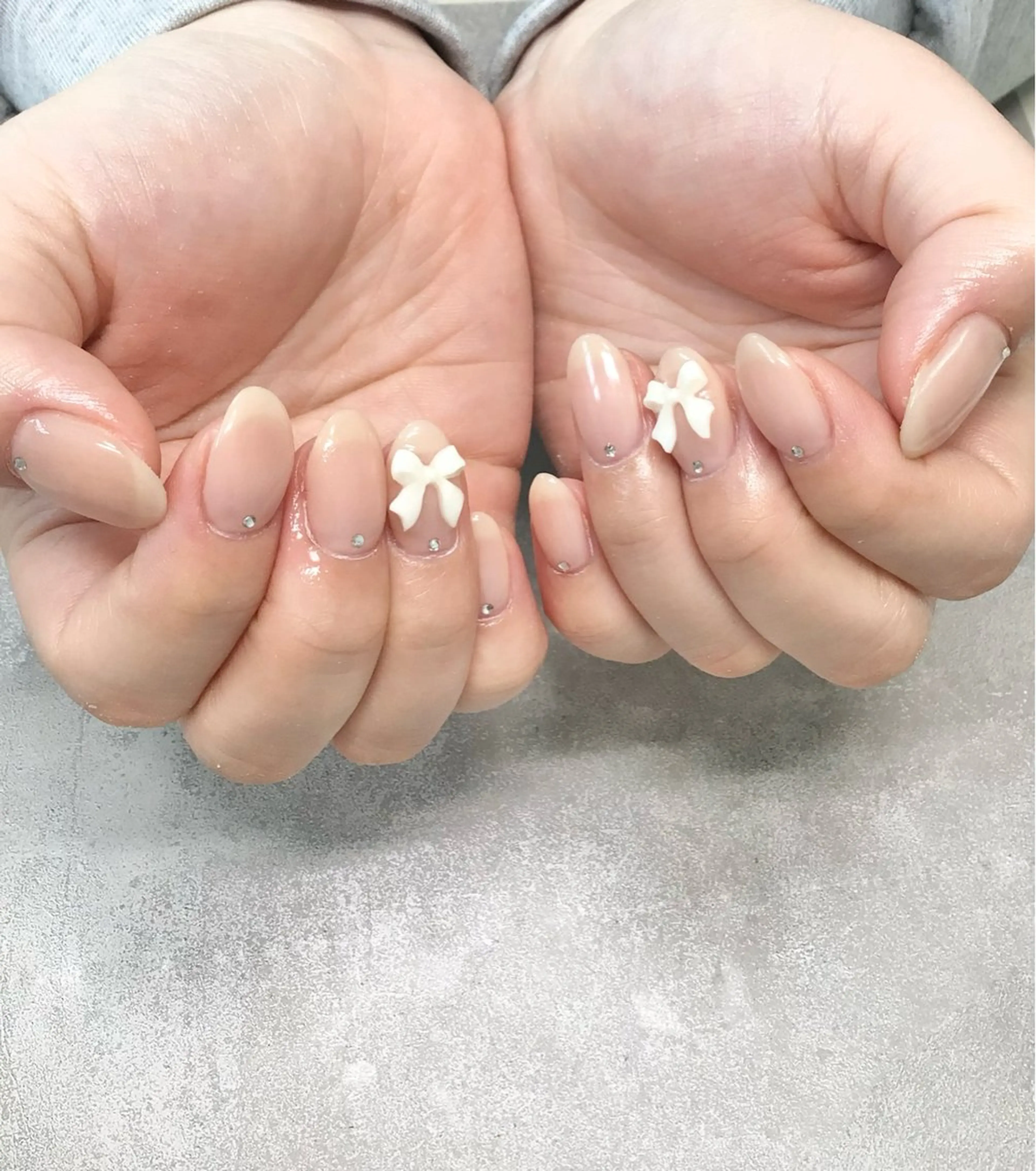 ネイル リボン シンプルネイル ワンホンネイル nailroom amyのネイルデザイン