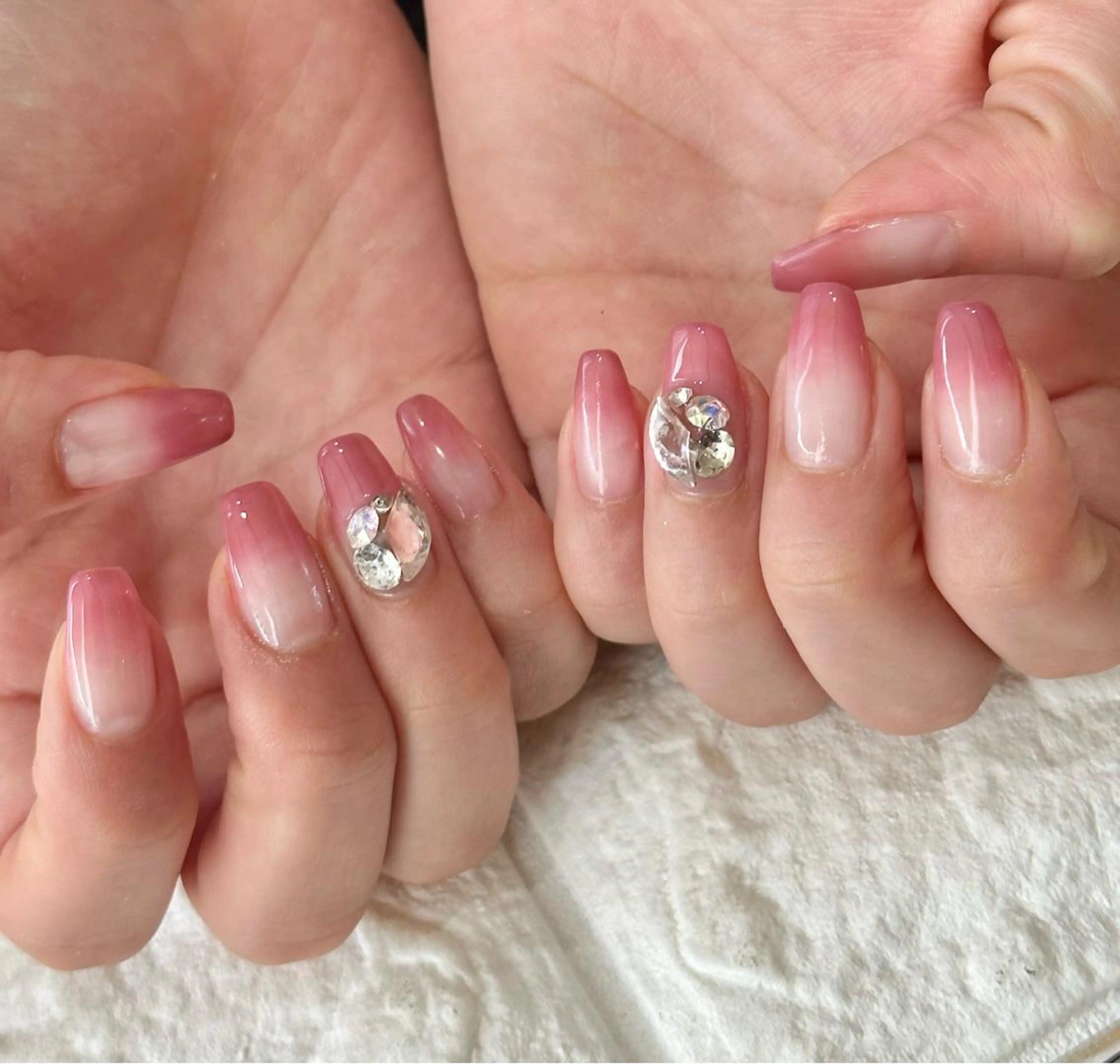 ネイル ストーンネイル ハンドネイル Largo ラルゴのネイルデザイン