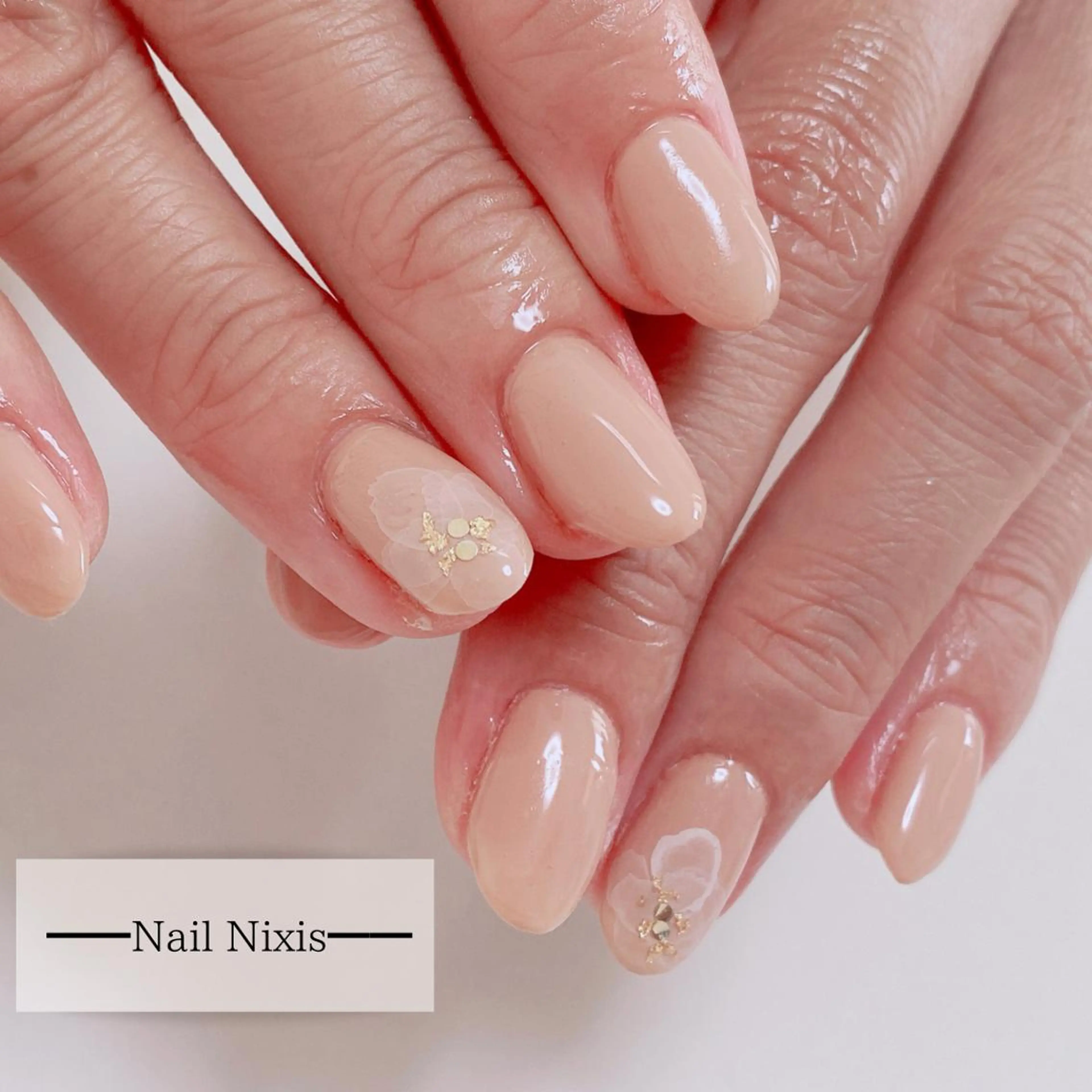 ネイル 大人キレイ 𝑁𝑖𝑥𝑖𝑠のネイルデザイン