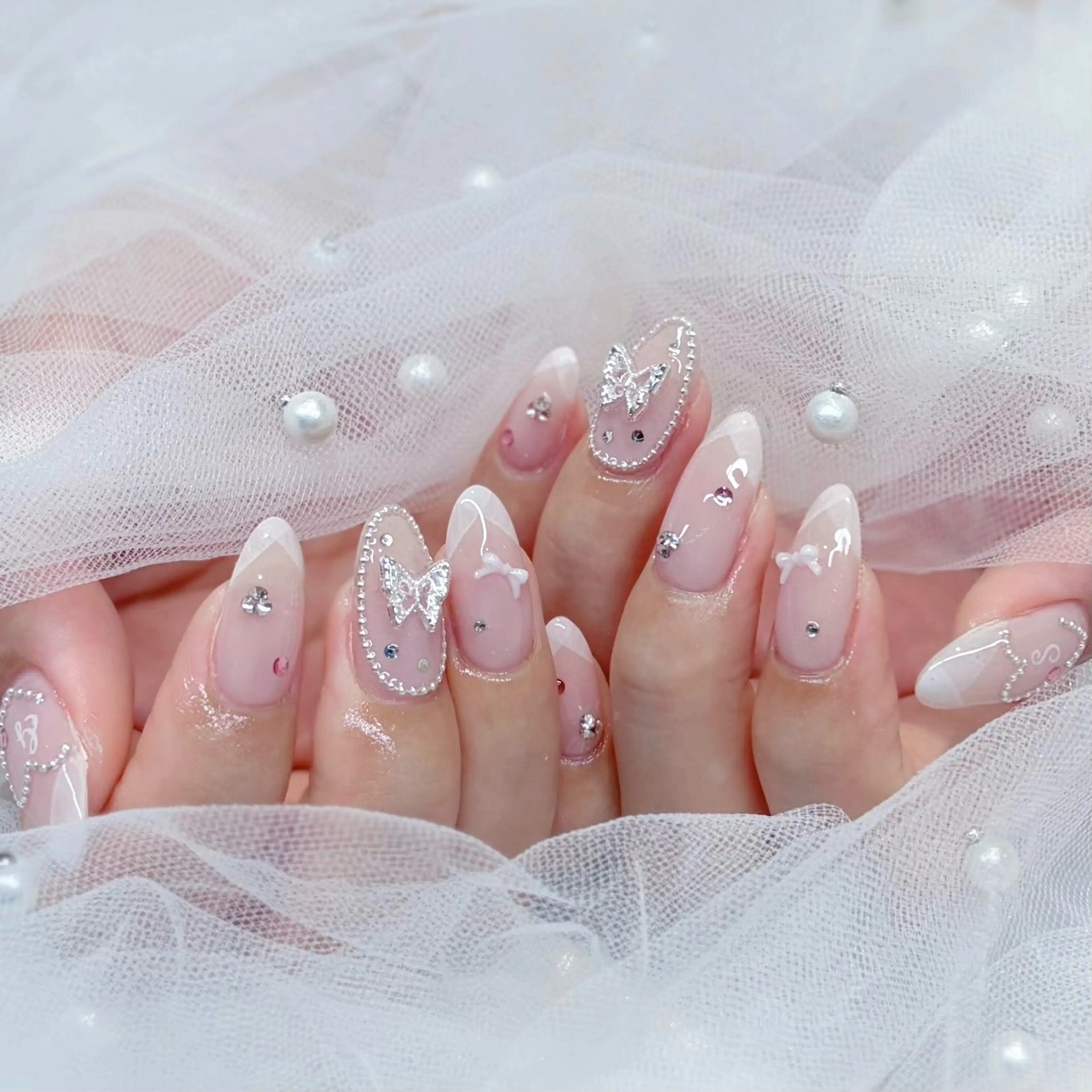 ネイル フレンチネイル キラキラネイル ワンホンネイル ハンドネイル Keli Nail 難波のネイルデザイン