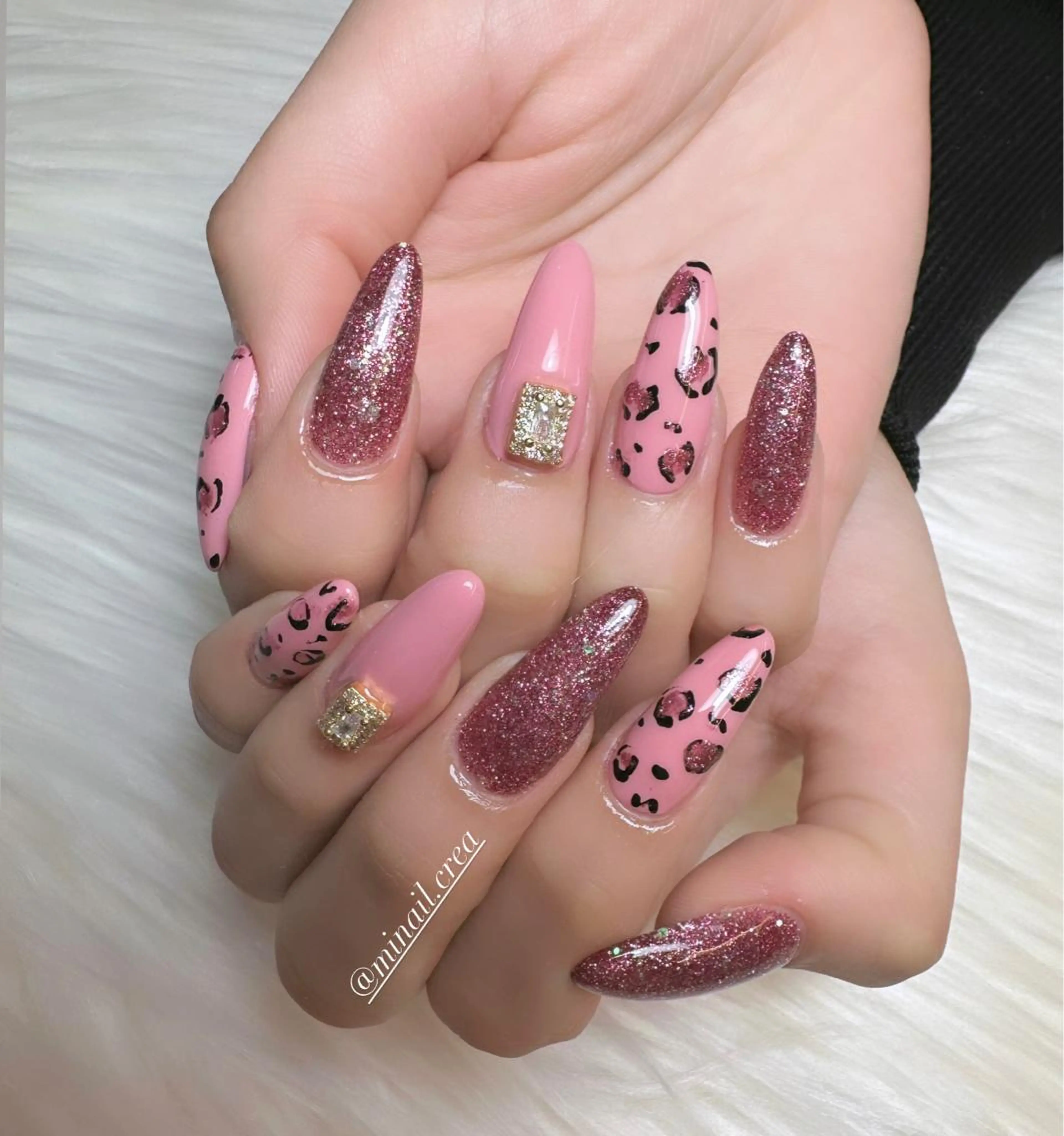 ネイル アニマル柄 キラキラネイル ロングネイル ピンク スカルプネイル ハンドネイル CRéA　-private nailsalon-所属・CReA nailのネイルデザイン