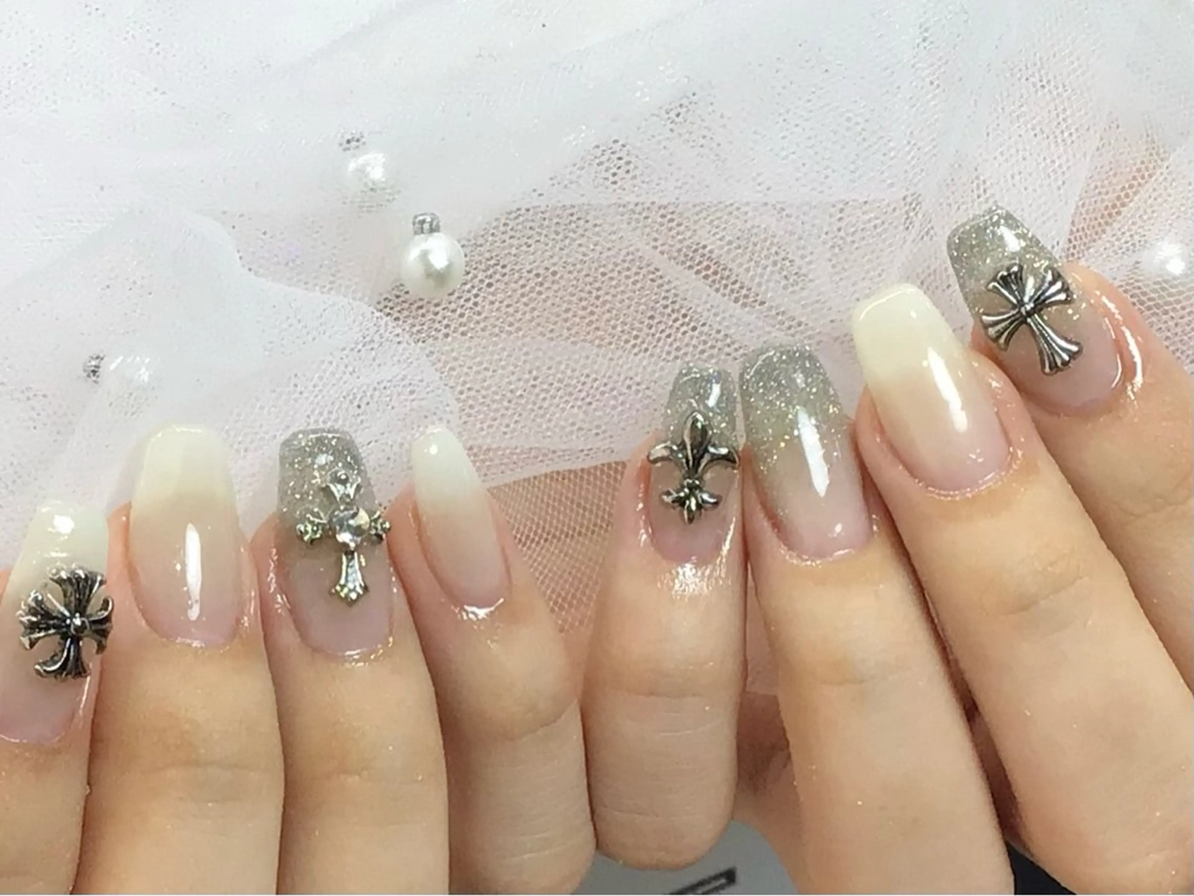 ネイル ハンドネイル sara +のネイルデザイン