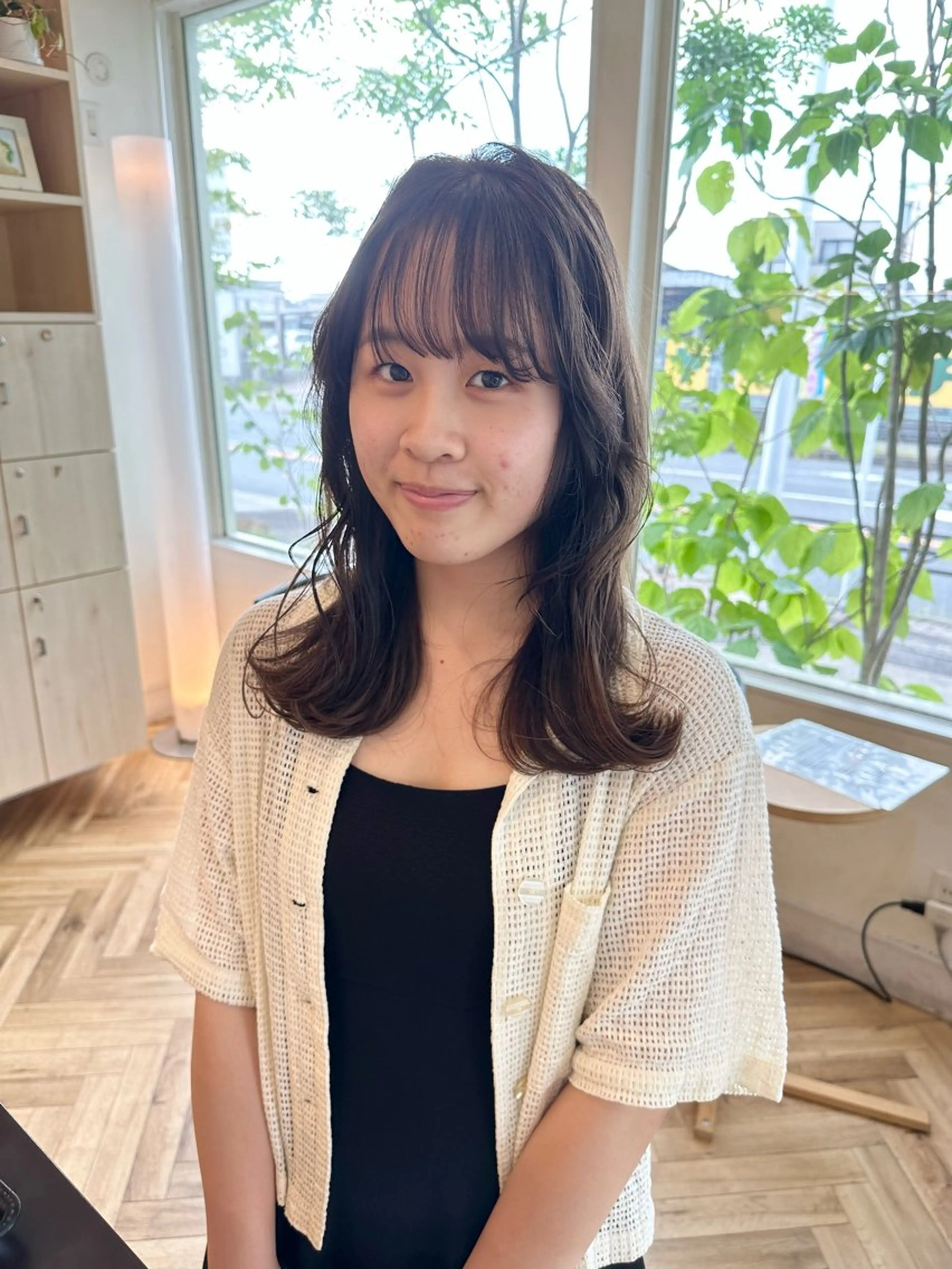 セミロング 髪質改善/ハイライト 白髪ぼかし/艶カラーのヘアスタイル