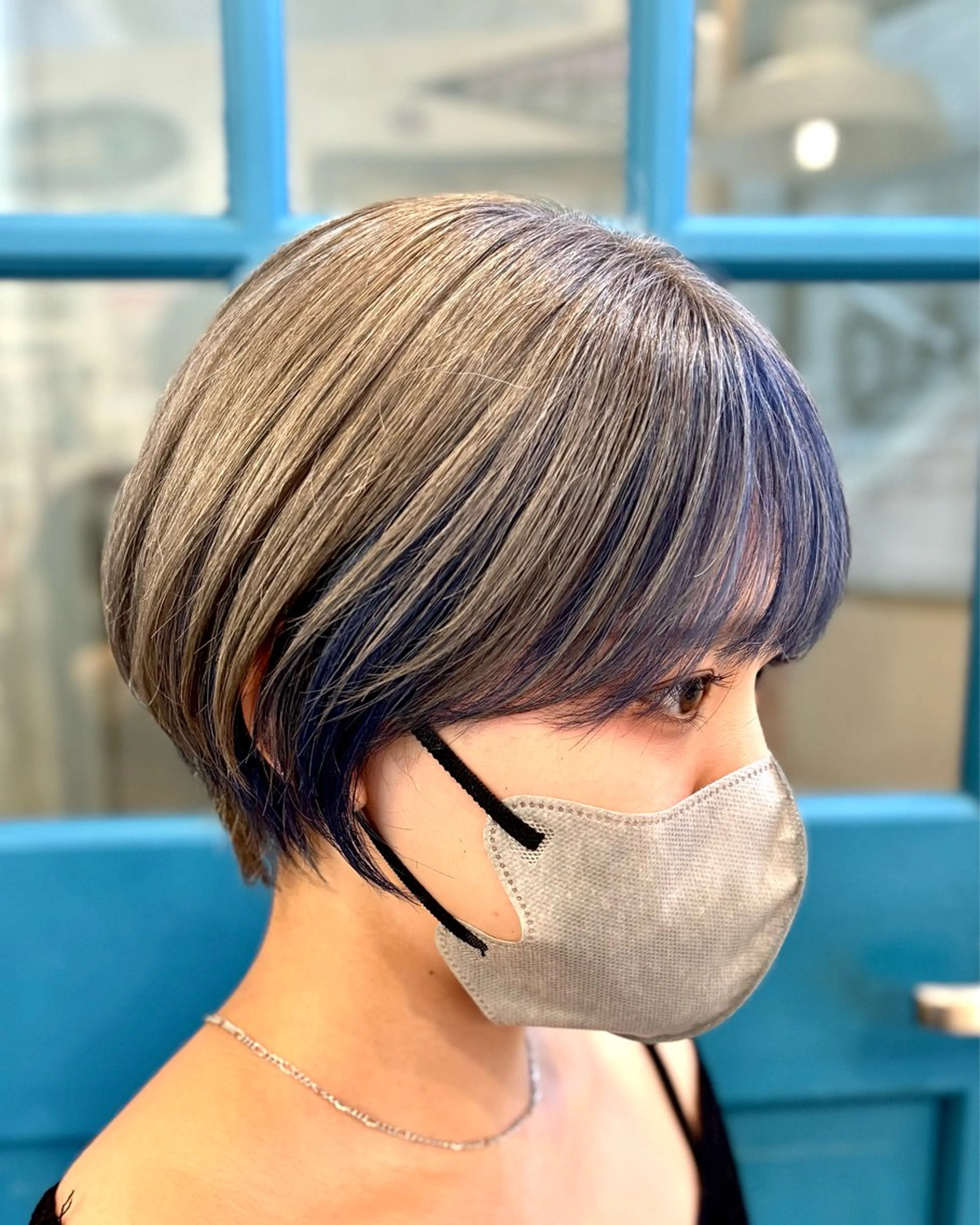 ショート カラー ベージュカラー ブリーチ ブルーカラー ホワイトベージュ ショートヘア カット ヘアカラー ショート、韓国メンズ ヘアのかつらぎのヘアスタイル