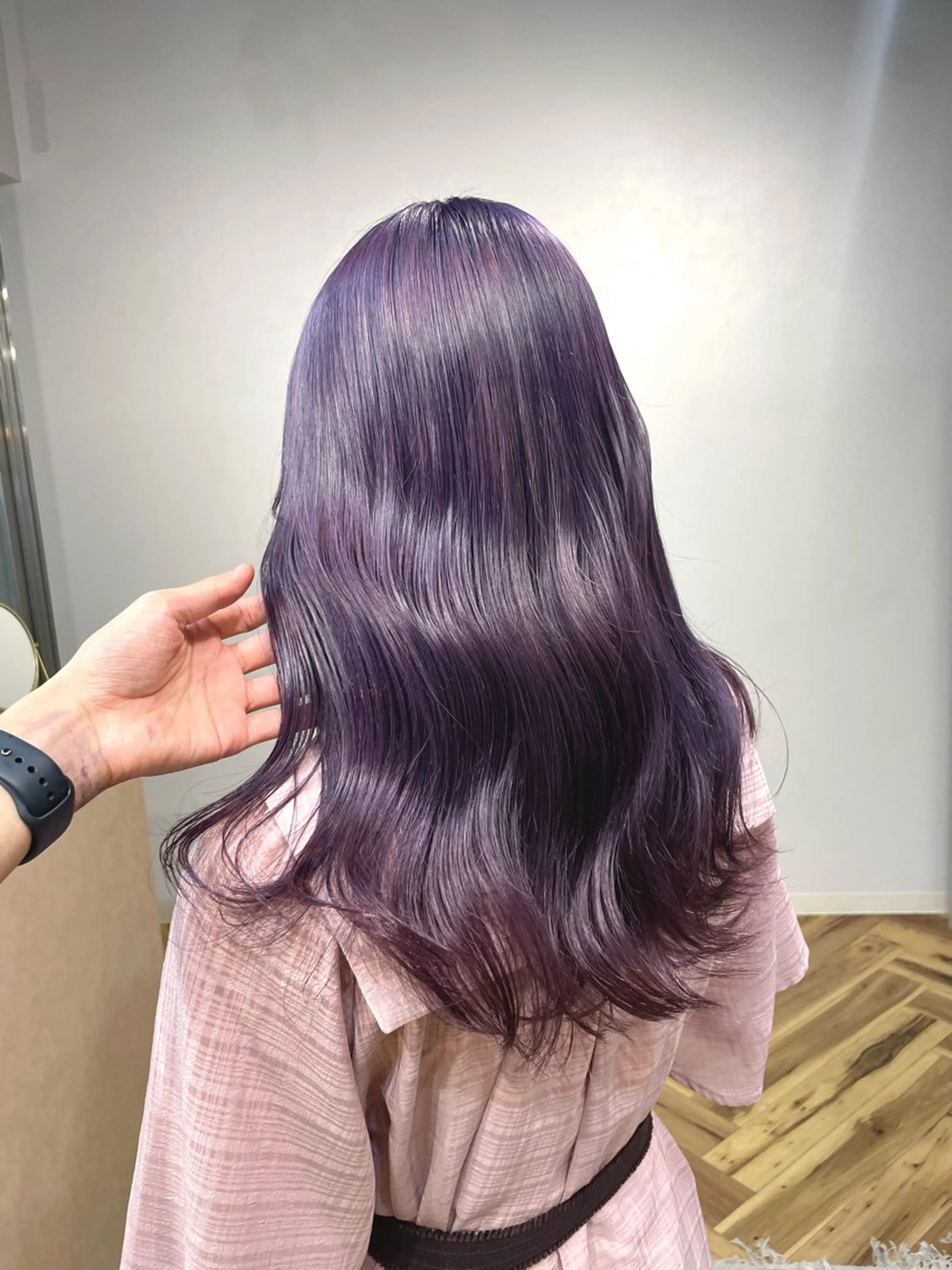 ロング カラー ディープパープル パープルカラー ヘアカラー トリートメント SHOTO ハイトー ン/ブロンドカラーのヘアスタイル