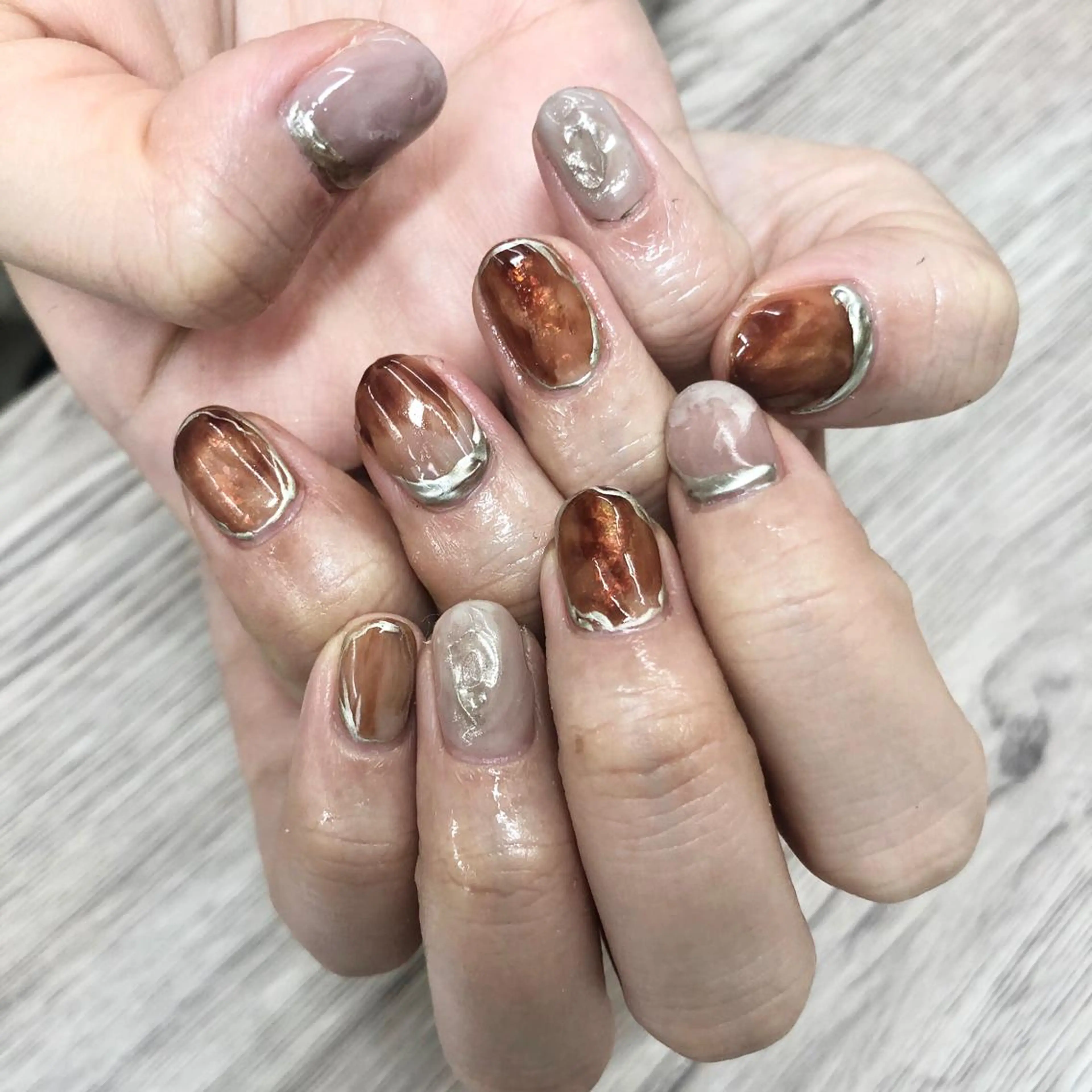 ネイル ブラウン ニュアンスネイル 🎀AYAKO 🎀中韓ネイルのネイルデザイン