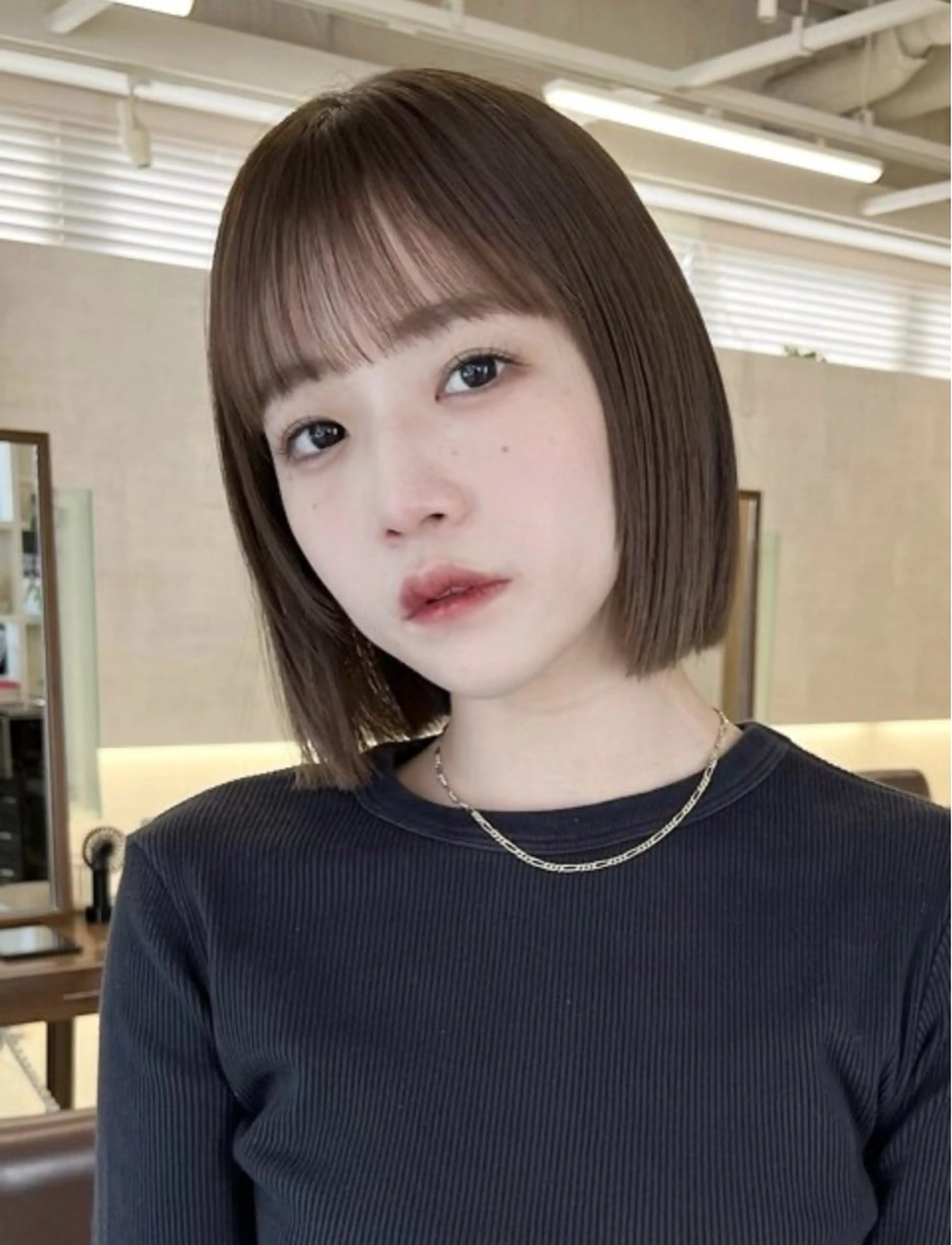 ミディアム カット 縮毛矯正 福岡美容師 透明感カラーのヘアスタイル