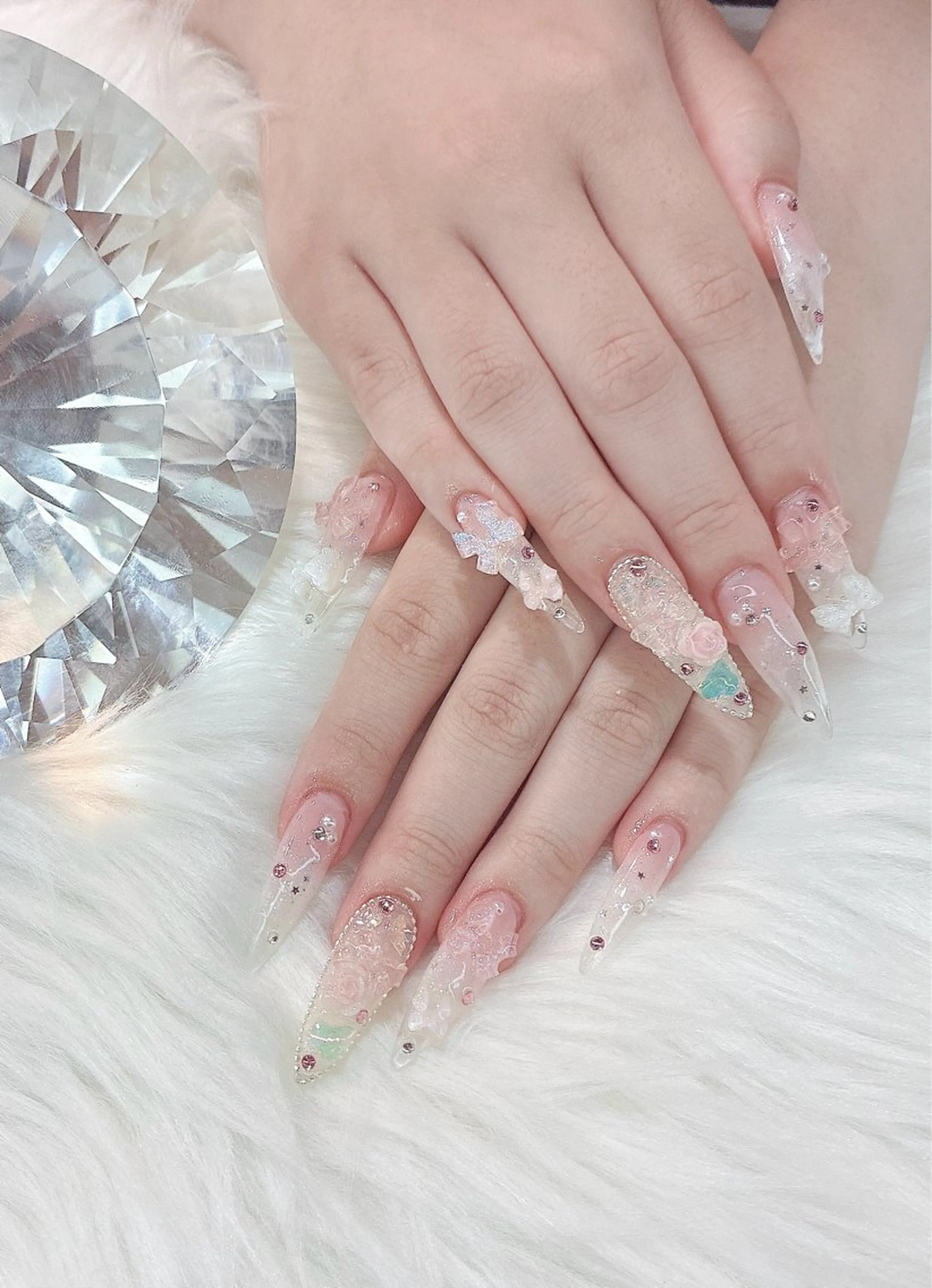 ネイル LoaChaton kaeのネイルデザイン