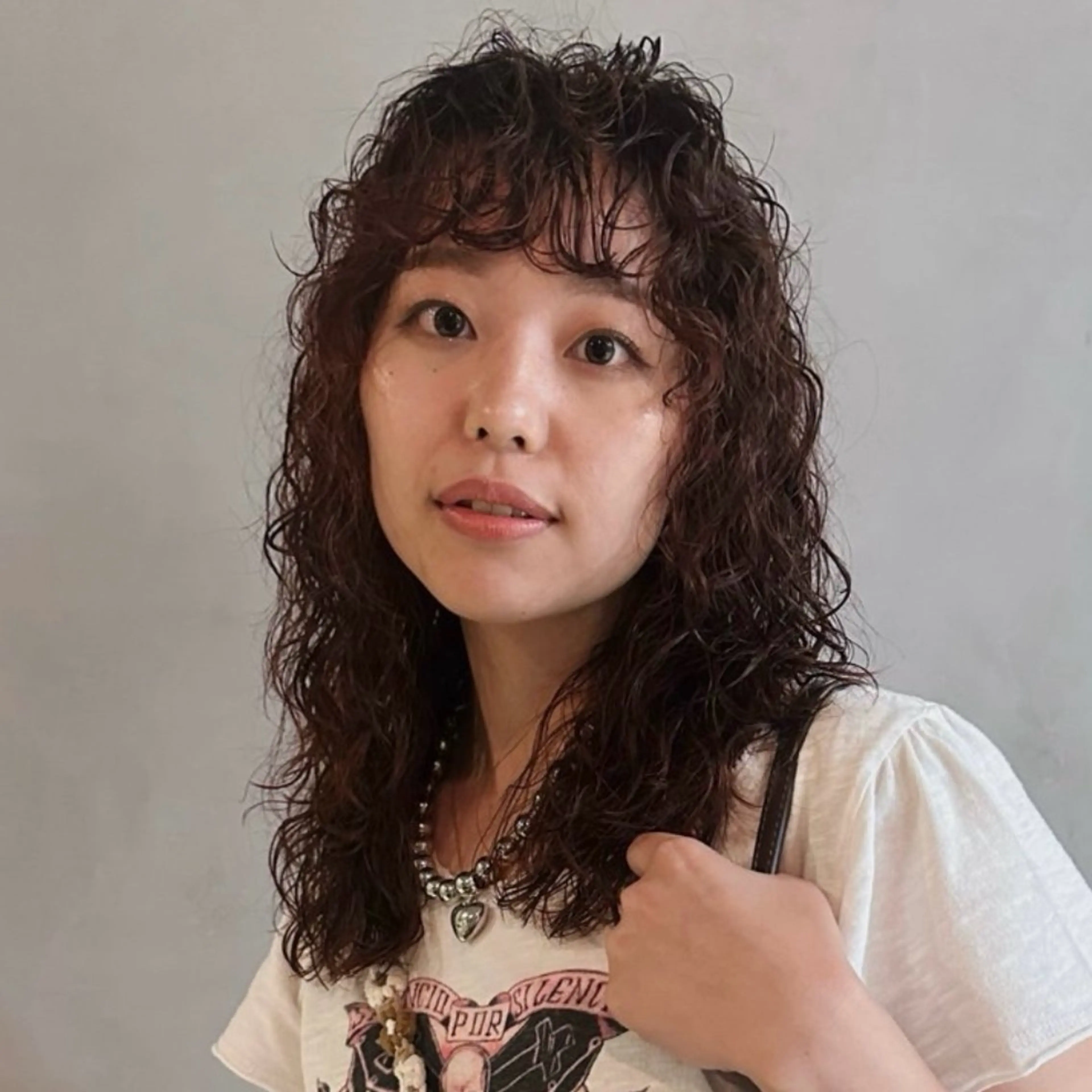 セミロング パーマ 前野 日奈のヘアスタイル