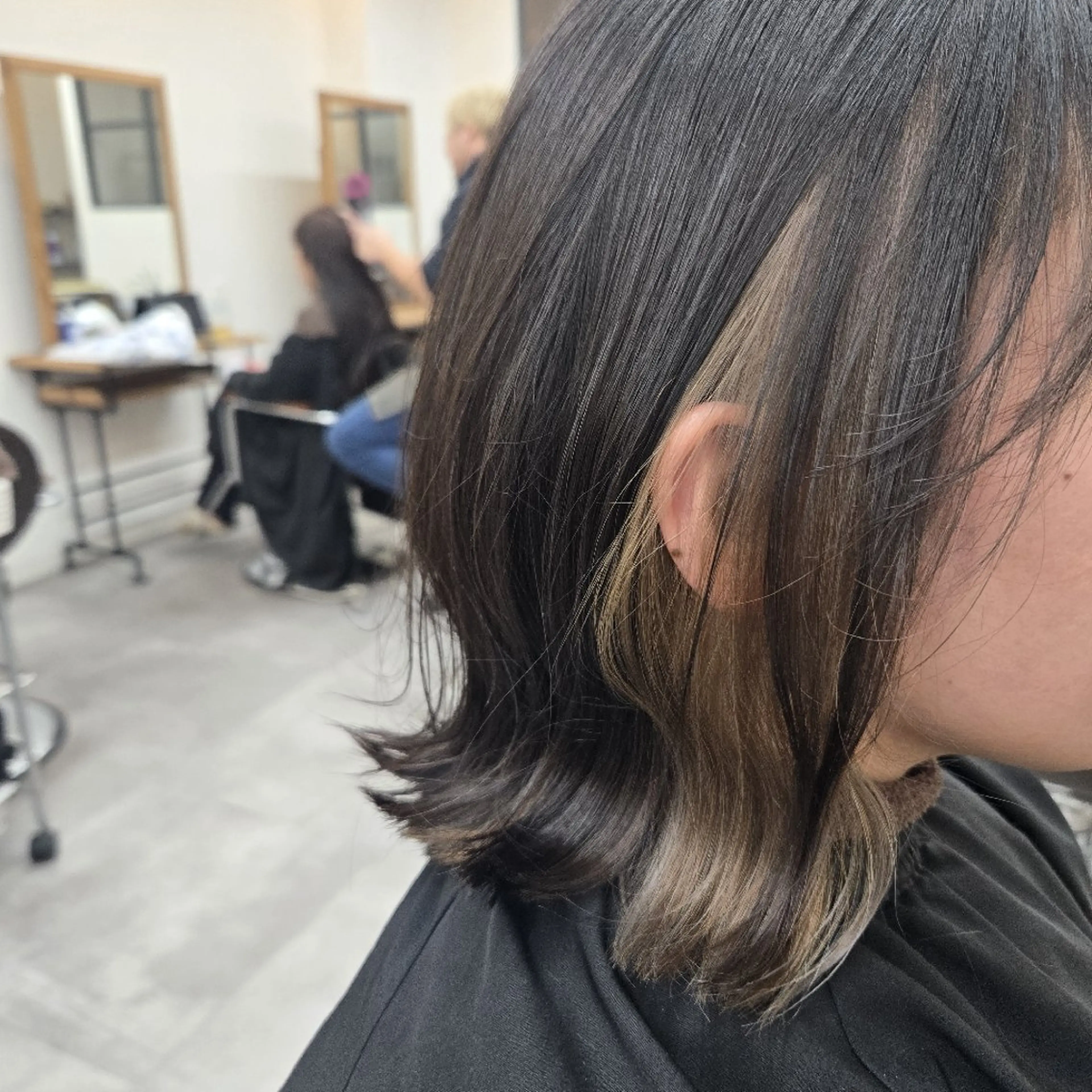 ミディアム カラー ヘアカラー 浜田りほ Luxbe 博多バスターミナルのヘアスタイル