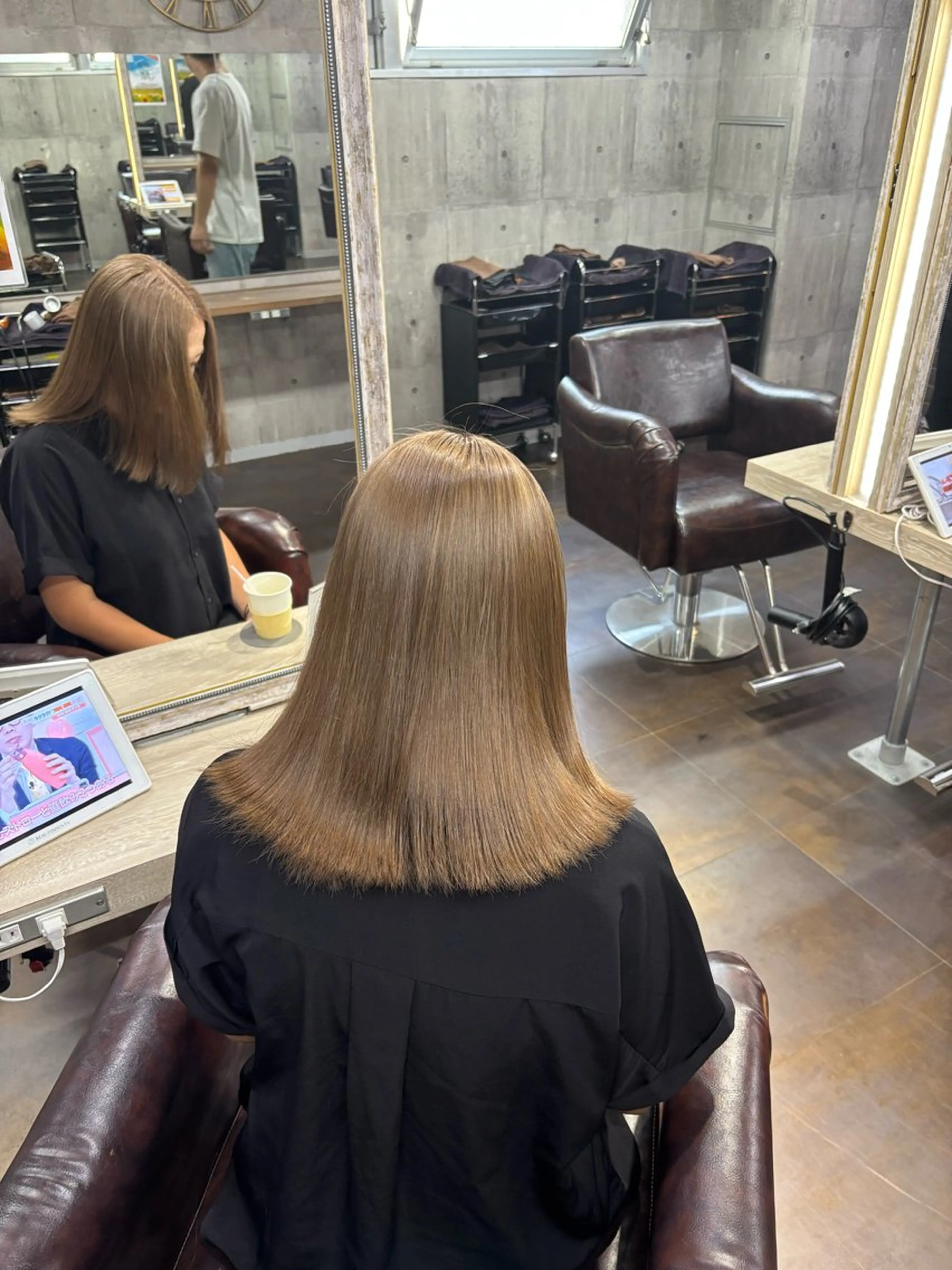 ミディアム ヘアカラー ✨韓国艶髪✨ケア ブリーチ🫧アキラのヘアスタイル