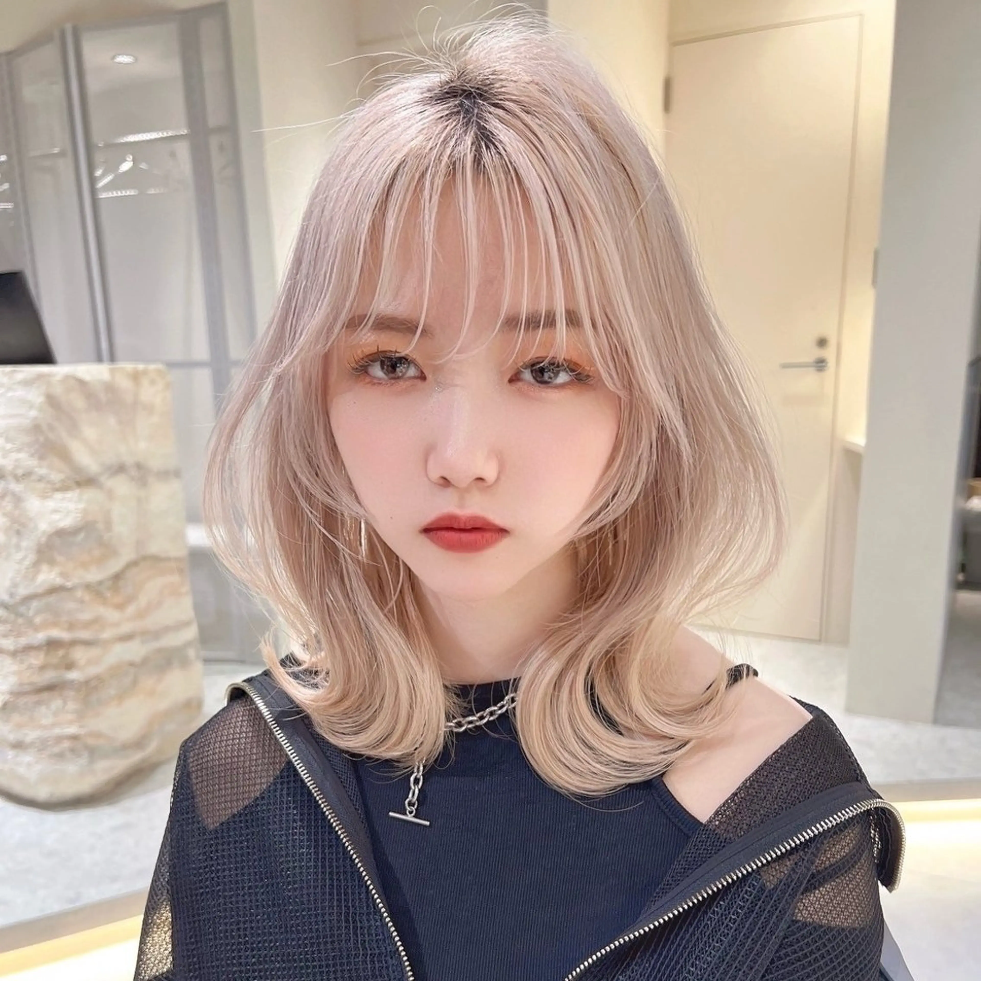 セミロング カラー ヘアカラー トリートメント Lond Le'a /ハイトーンカラーのヘアスタイル