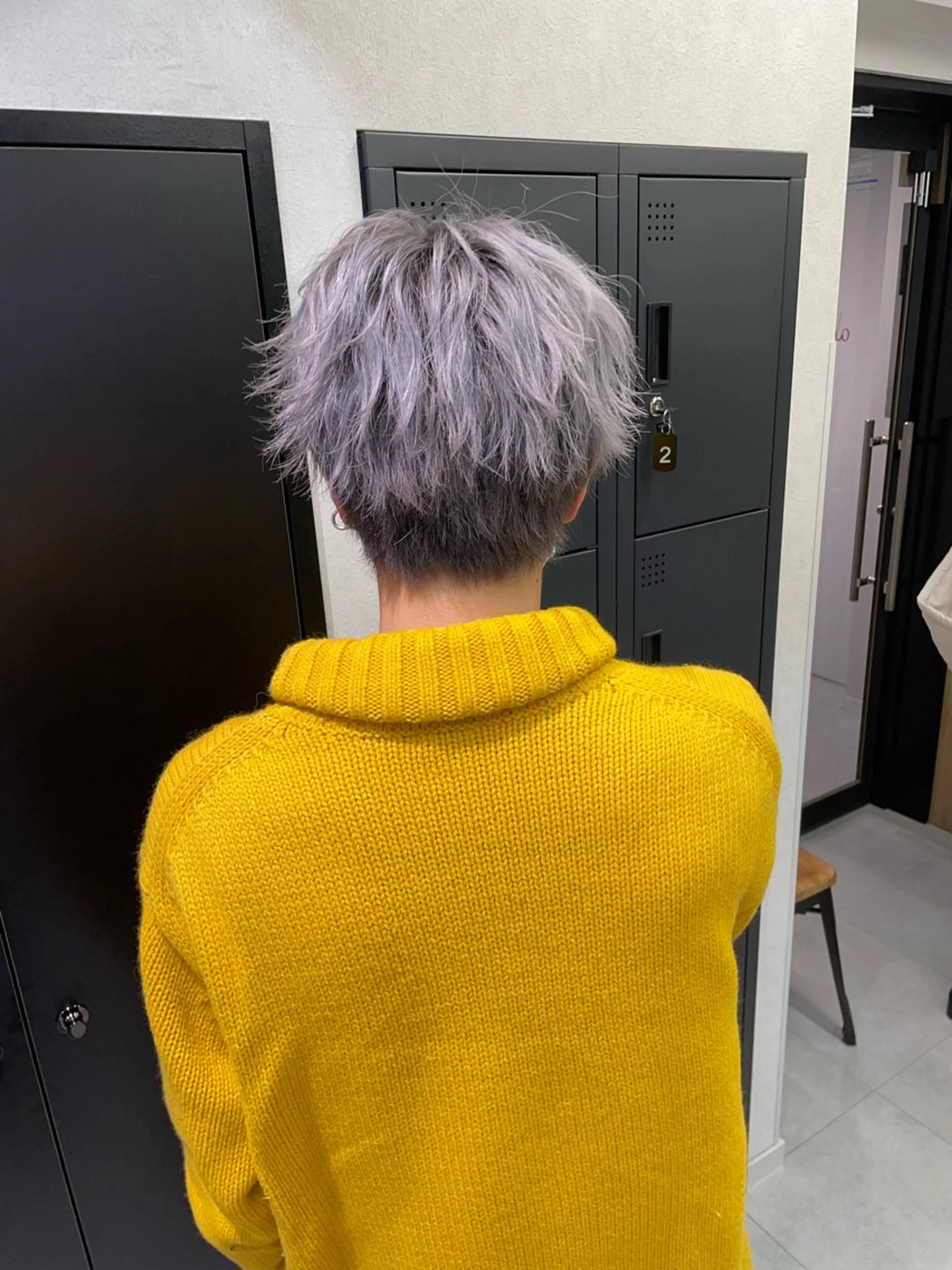 ショート カラー メンズ ダブルカラー シルバー なりたいを叶えます！ 出口 紗依のヘアスタイル