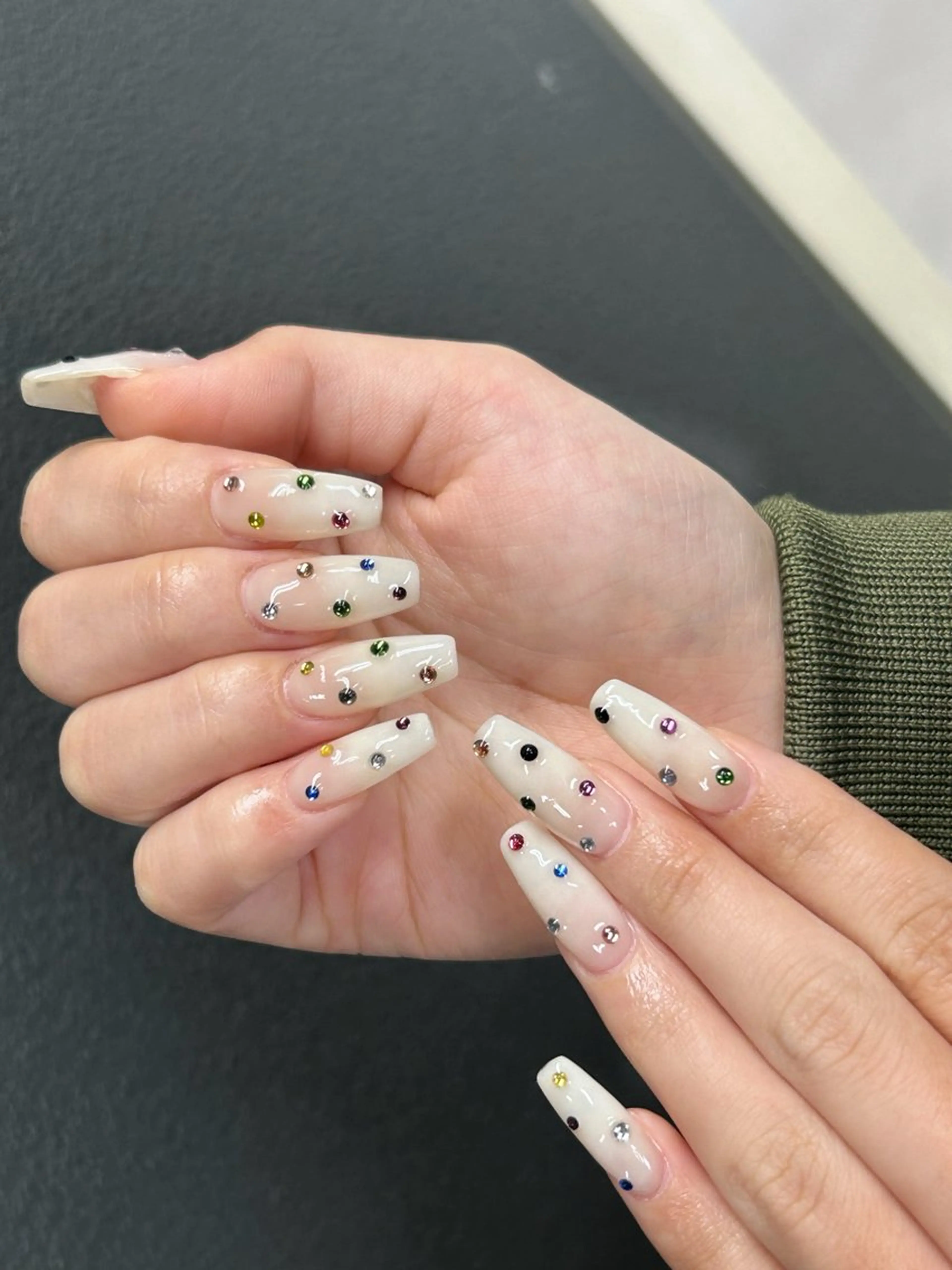ネイル アートネイル オーロラネイル フレンチネイル ジェルネイル ガラスフレンチ RINN ANA.CHUOのネイルデザイン