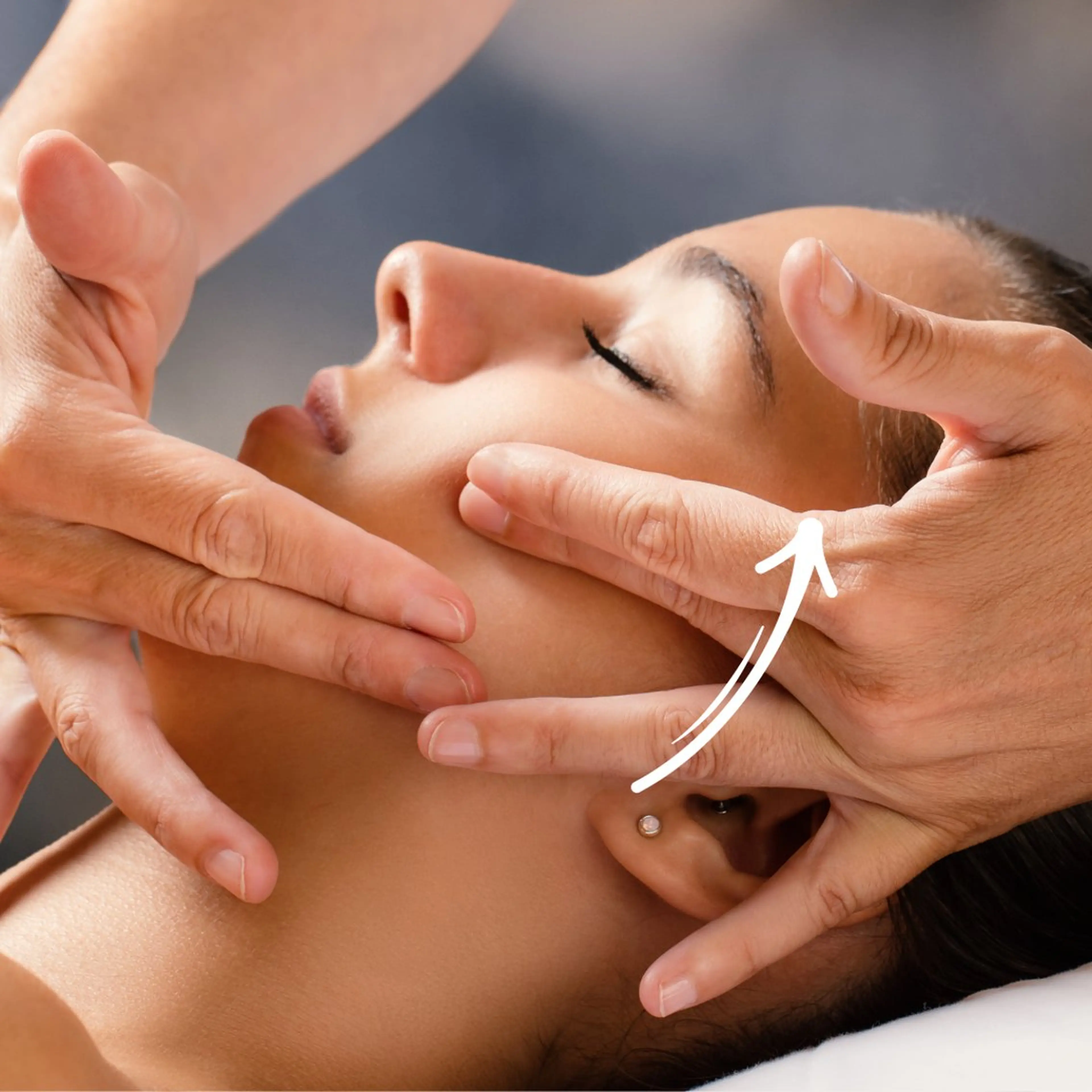 【最近フェイスラインが四角く見える方へ】くいしばり・エラ張り改善 小顔コルギ50分の写真