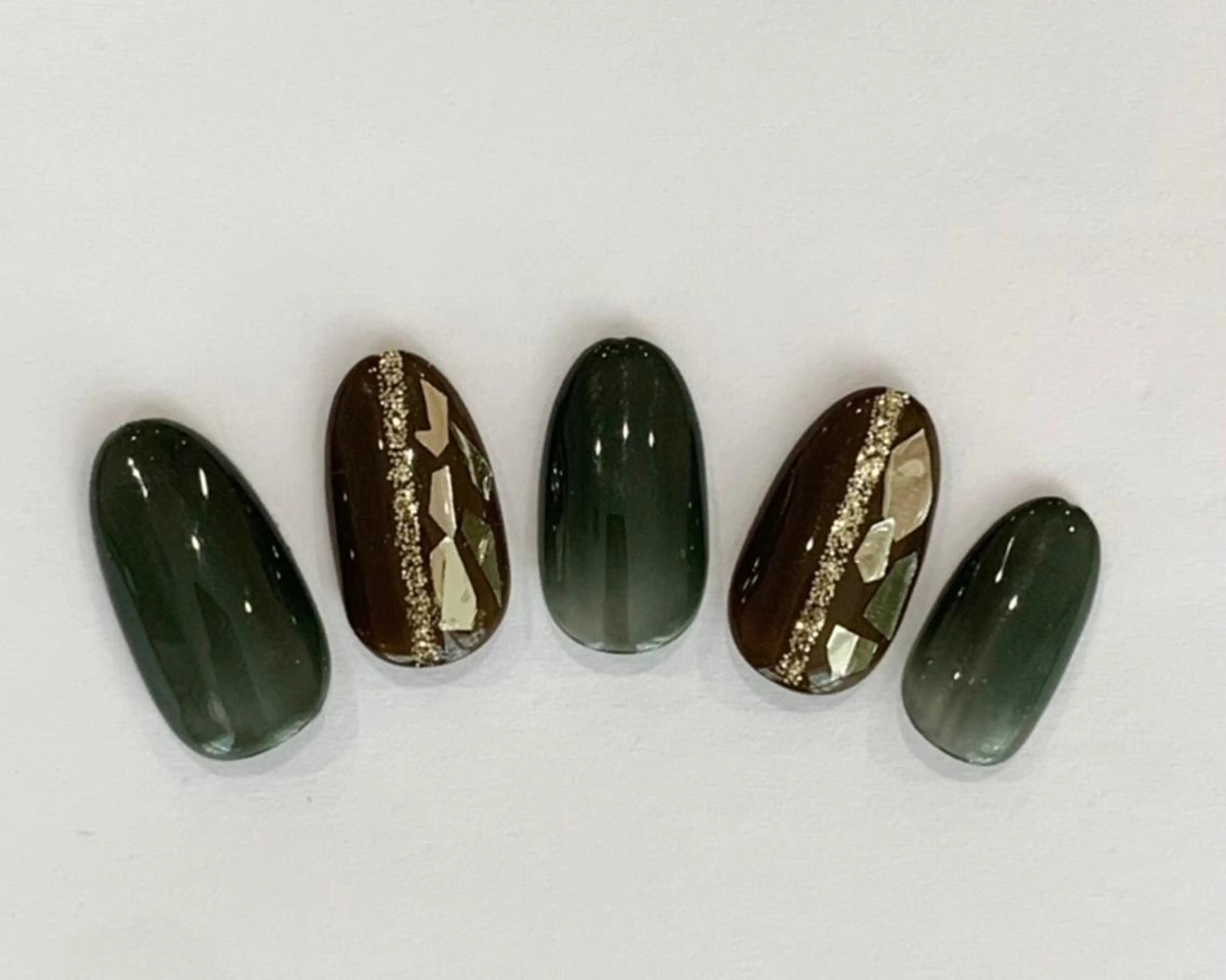 セミロング ネイル 西院eye fallonのマツエク・マツパデザイン