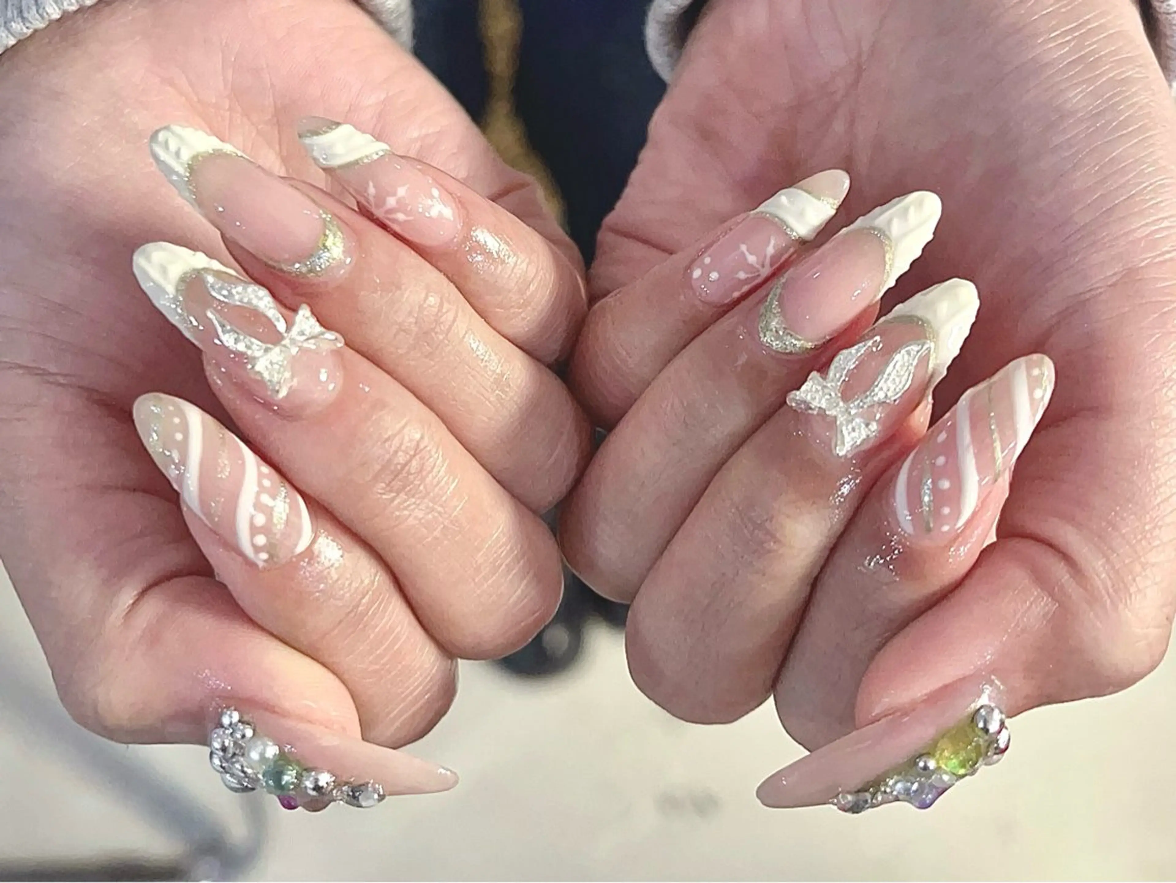 ネイル ハンドネイル アユリ リリのネイルデザイン