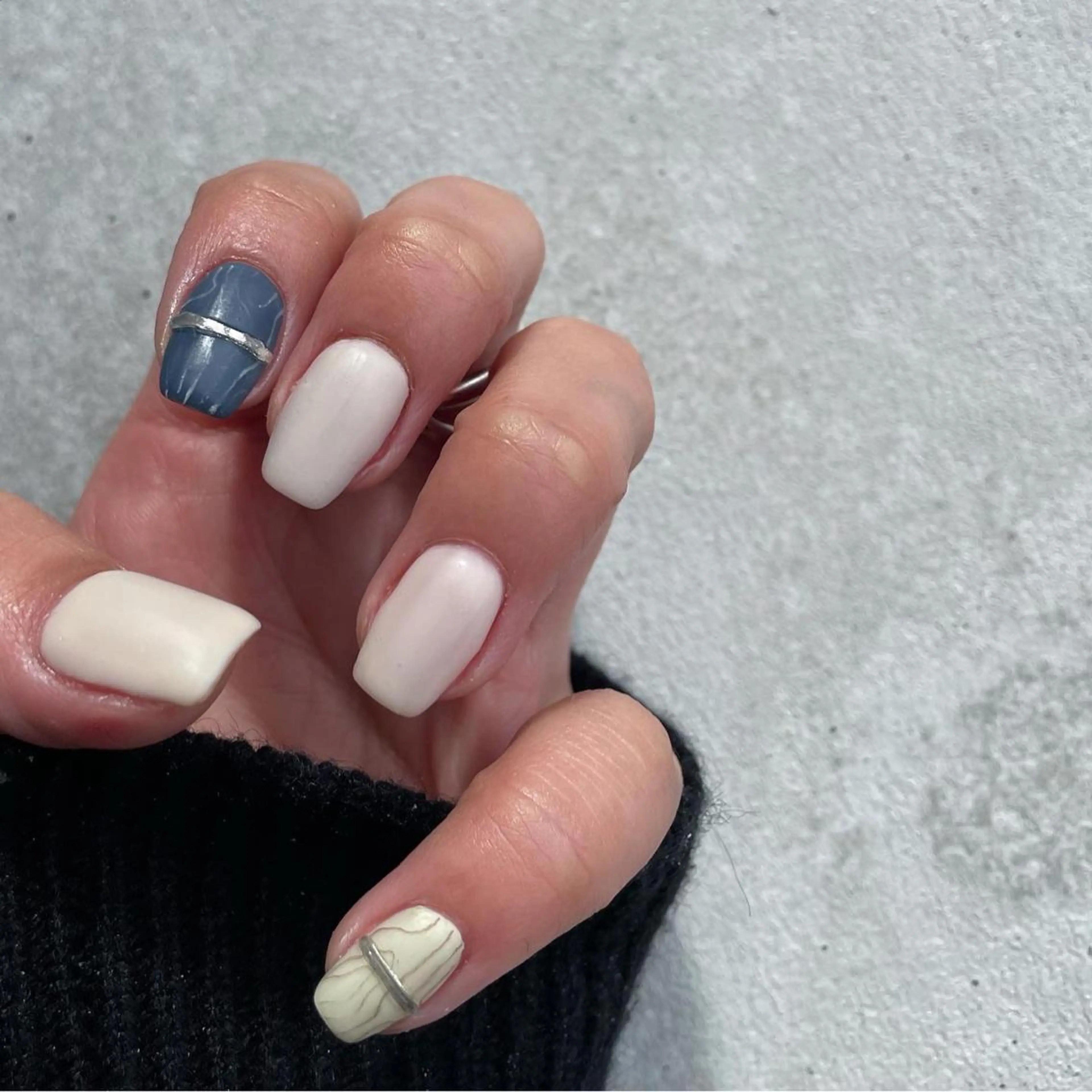 ネイル カジュアル マットネイル ミラーネイル ニュアンスネイル オフィスネイル ハンドネイル ハンドケア lyly.nail所属・lylynail YUUKAのネイルデザイン