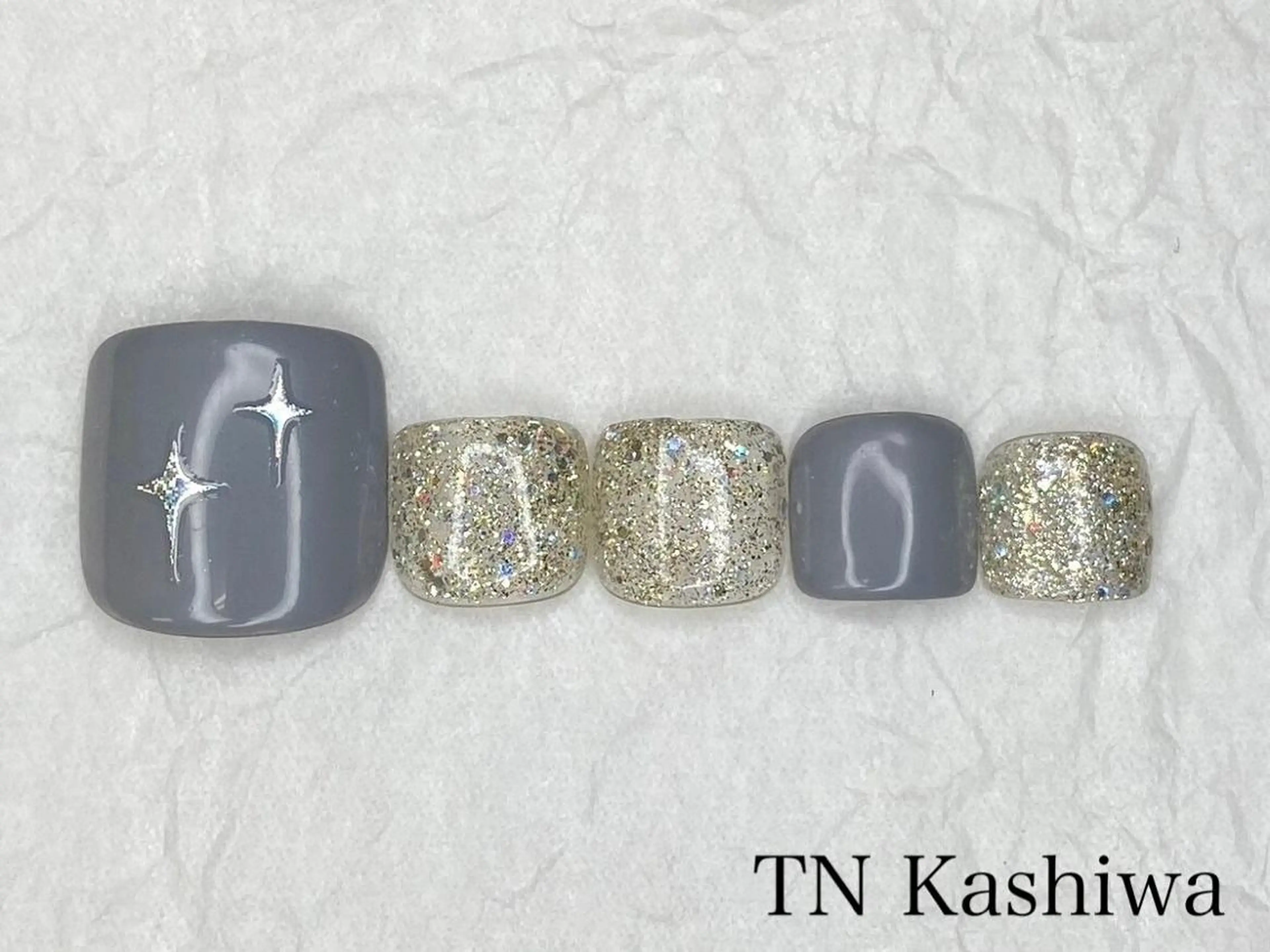 ネイル 大隅 和奈のネイルデザイン