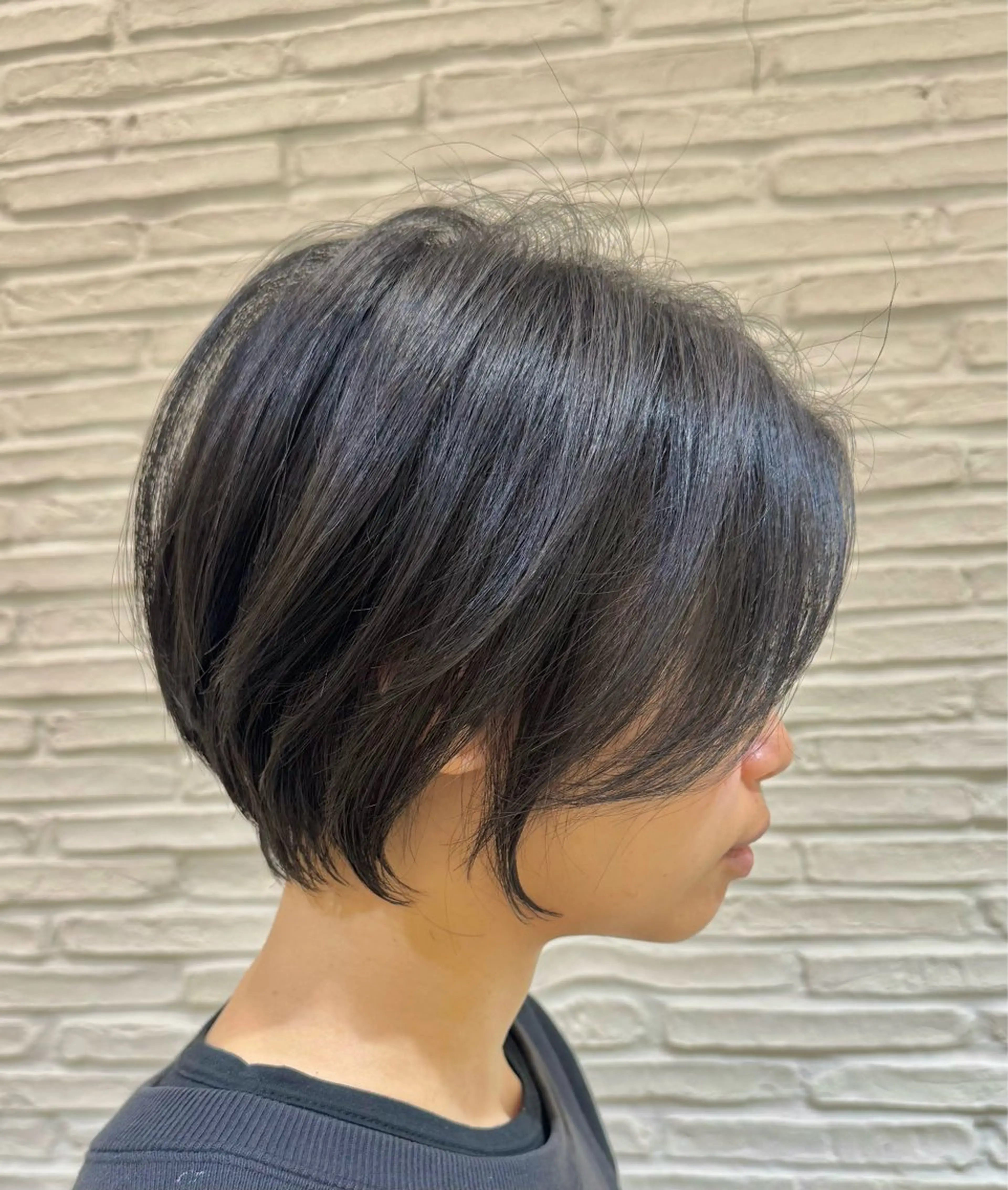 ショート カット ヘアカラー 前平 友慈のヘアスタイル