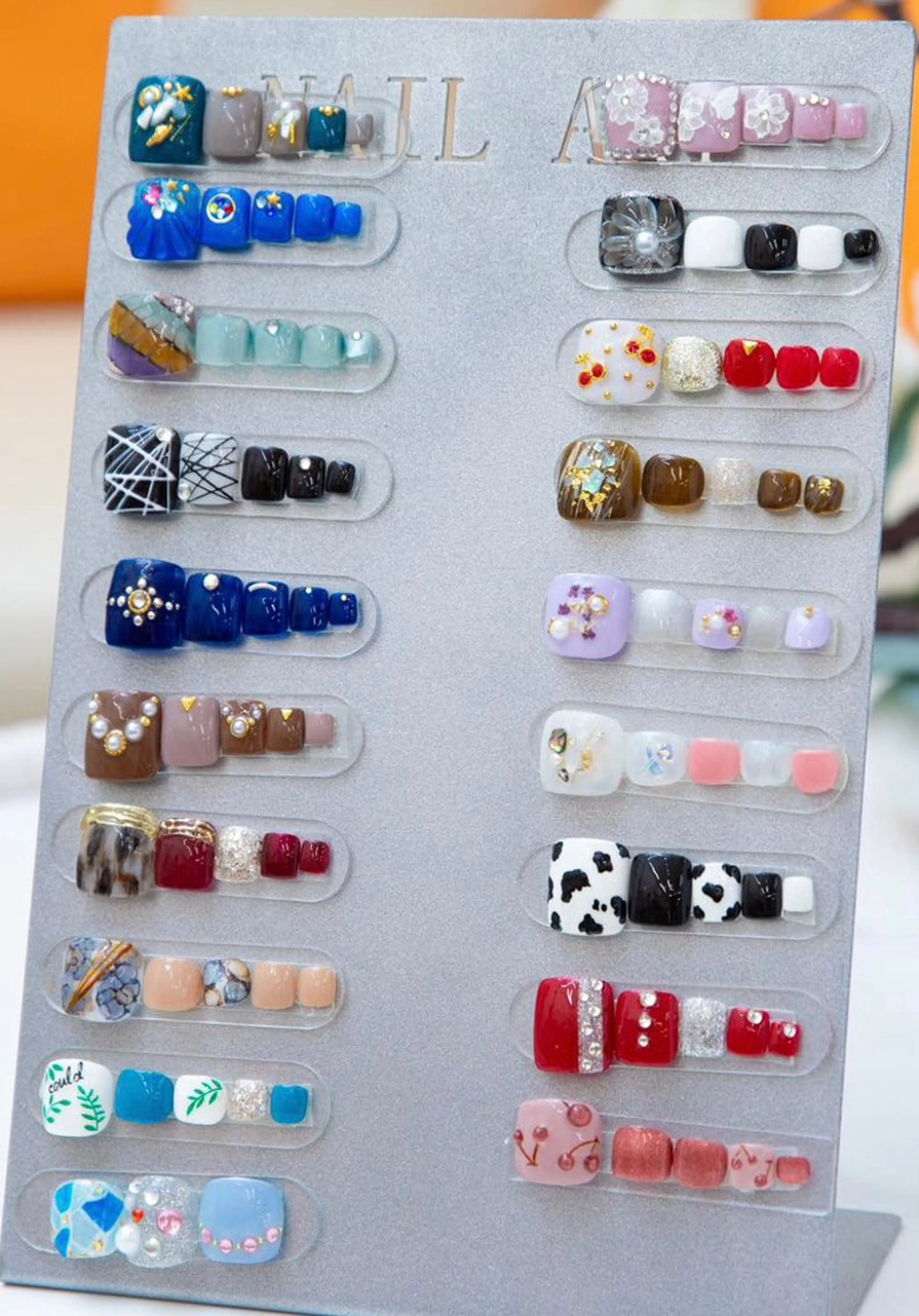 ネイル アートネイル チークネイル 長さ出し ジェルネイル マグネットネイル Lucky nail  小林和希のネイルデザイン