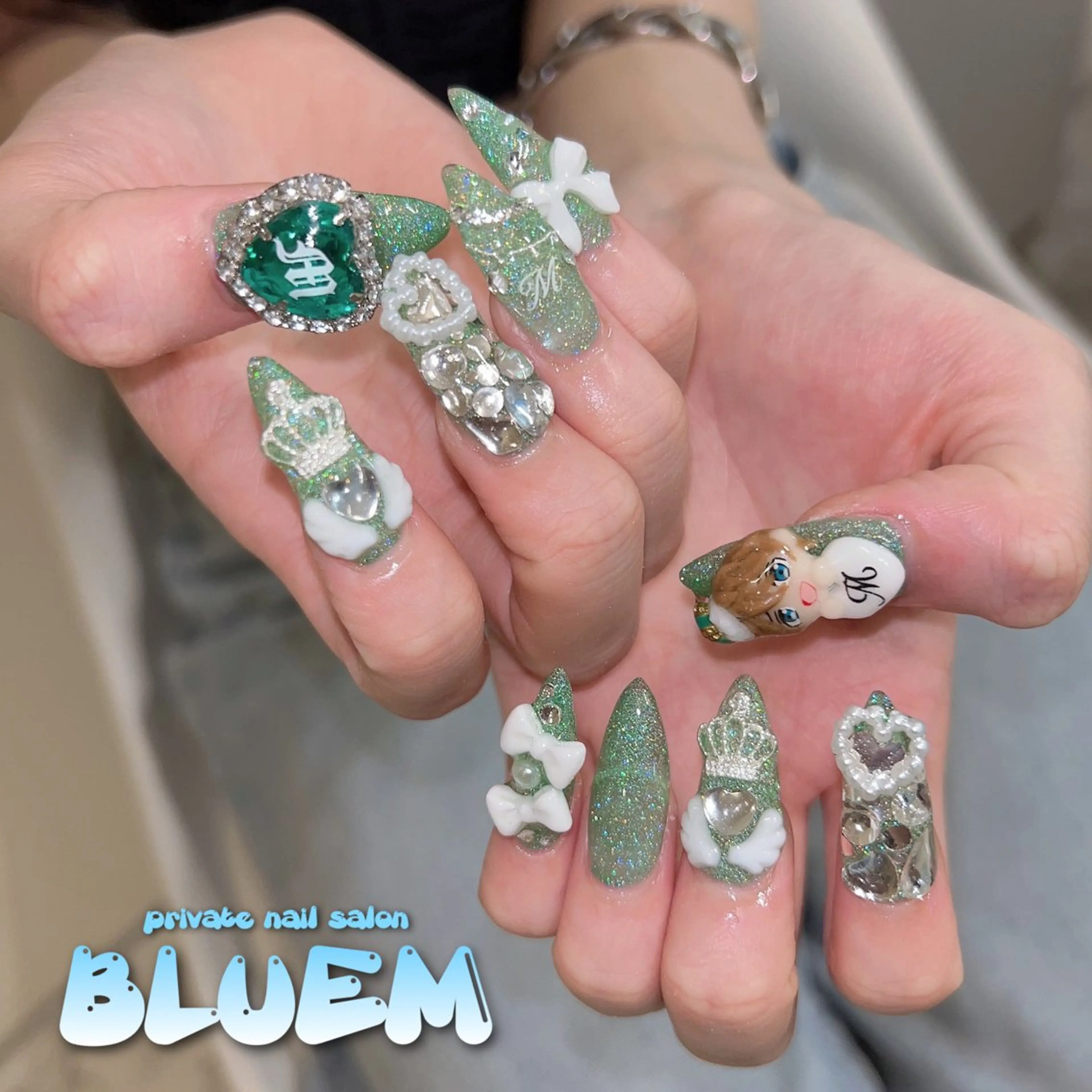 ネイル ハンドネイル BLUEM なな🐶のネイルデザイン