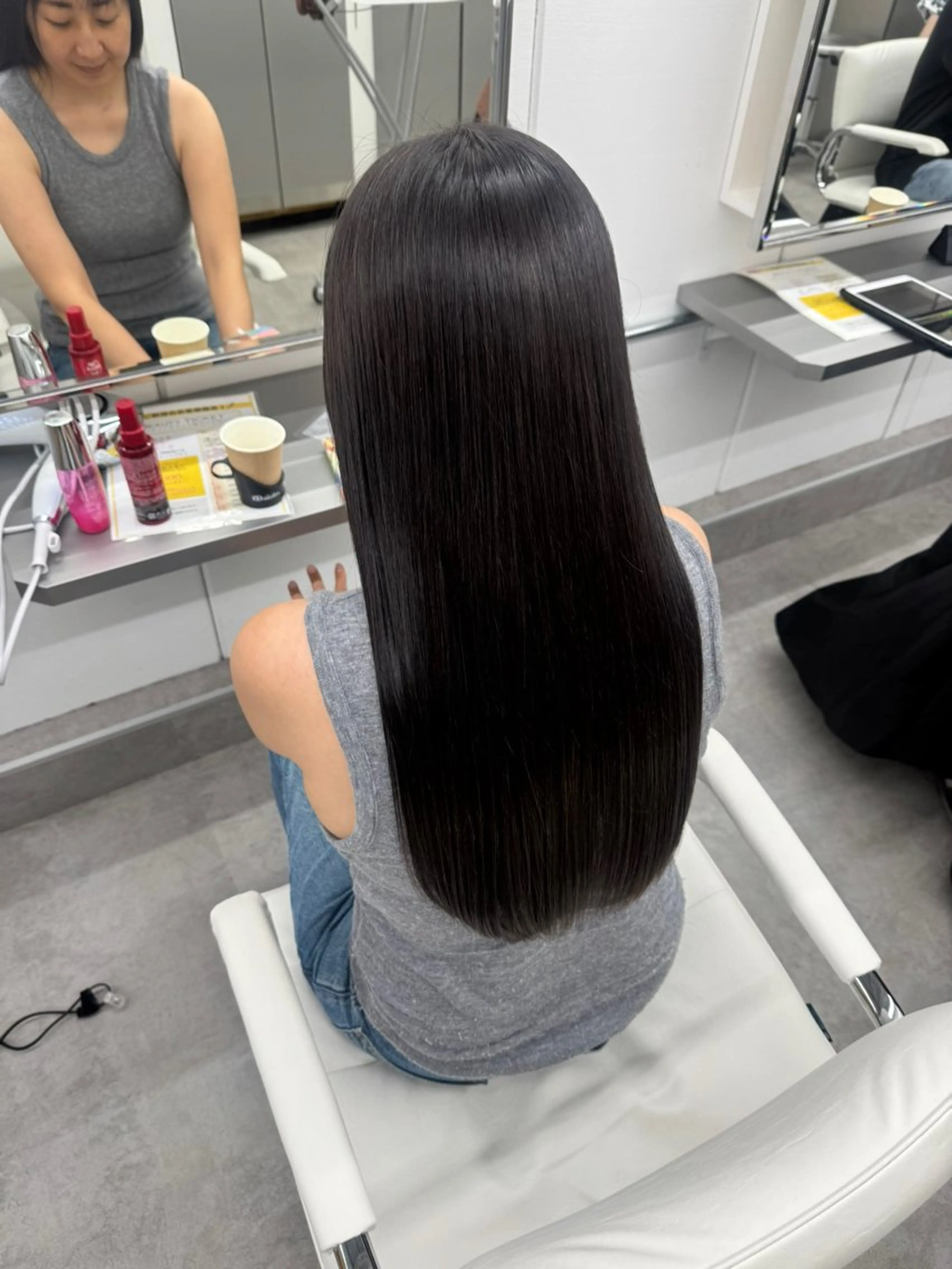 ロング カラー グレージュ オリーブグレージュ オリーブグレー ヘアカラー 🕯コバ/レイヤー/ 美髪縮毛🕯のヘアスタイル