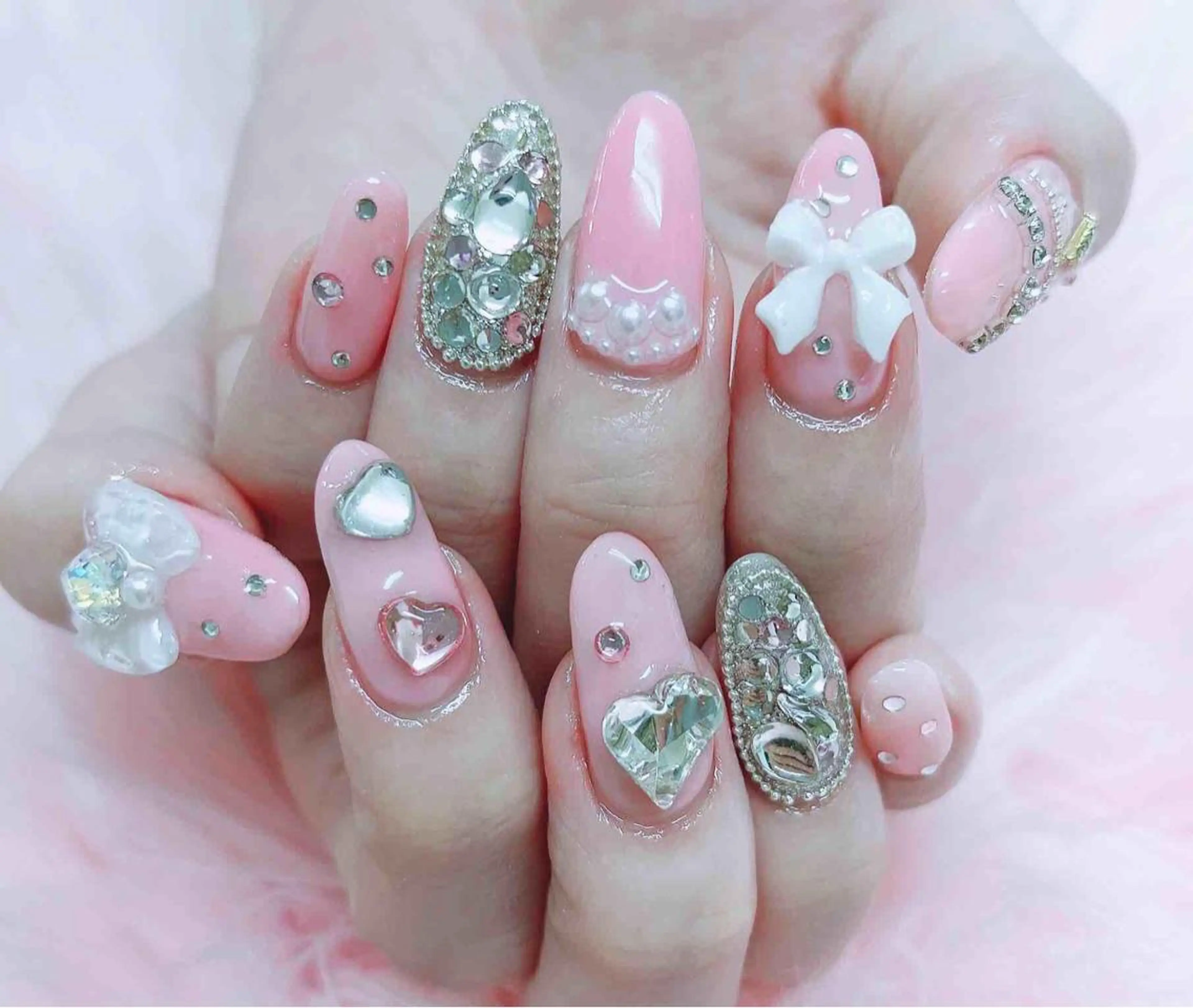 ネイル ハンドネイル MoonNail ユリ🌸のネイルデザイン