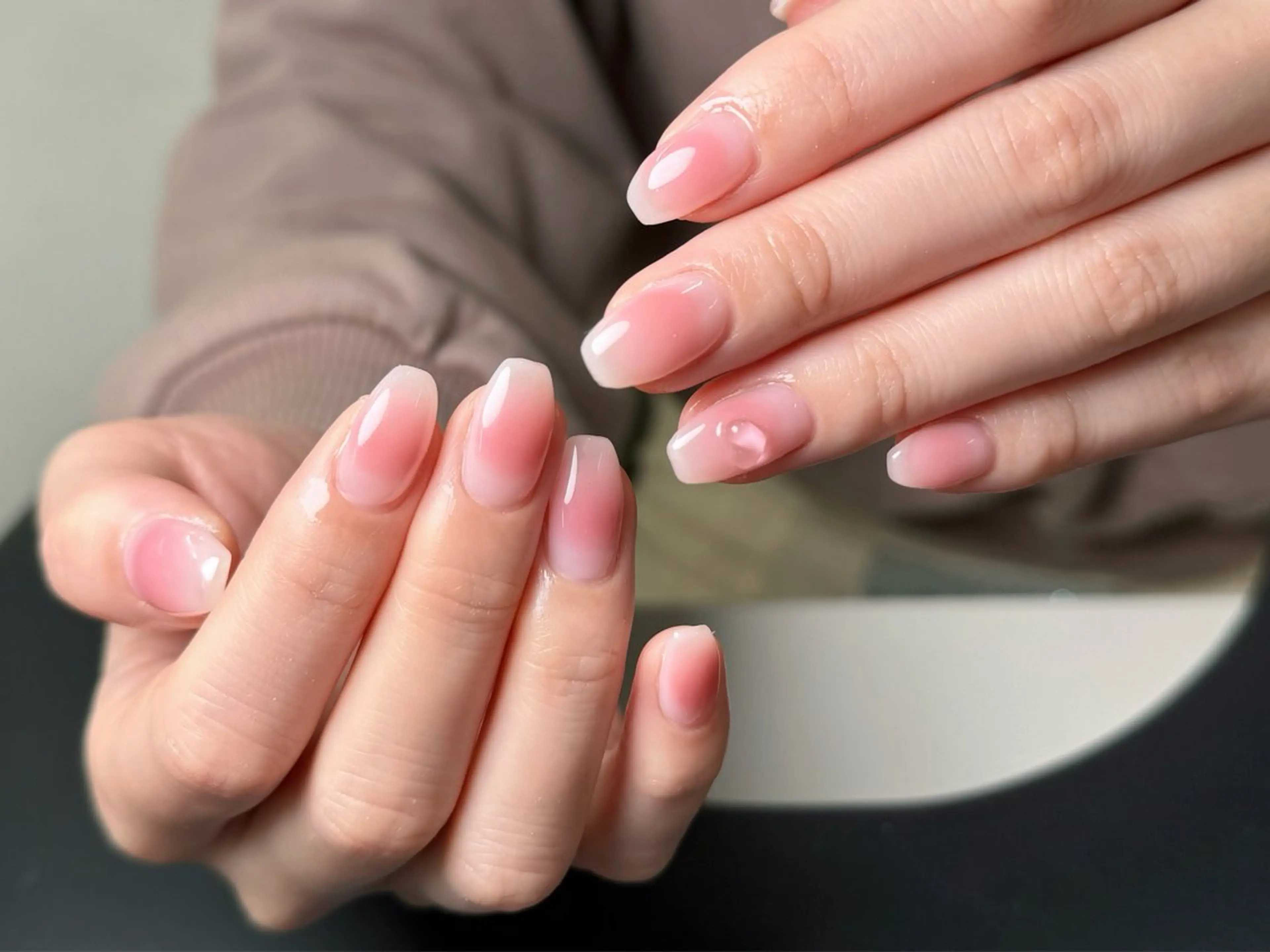 ネイル オーロラネイル チークネイル 長さ出し フットネイル フレンチネイル Nail&Eyela sh Nanaのネイルデザイン