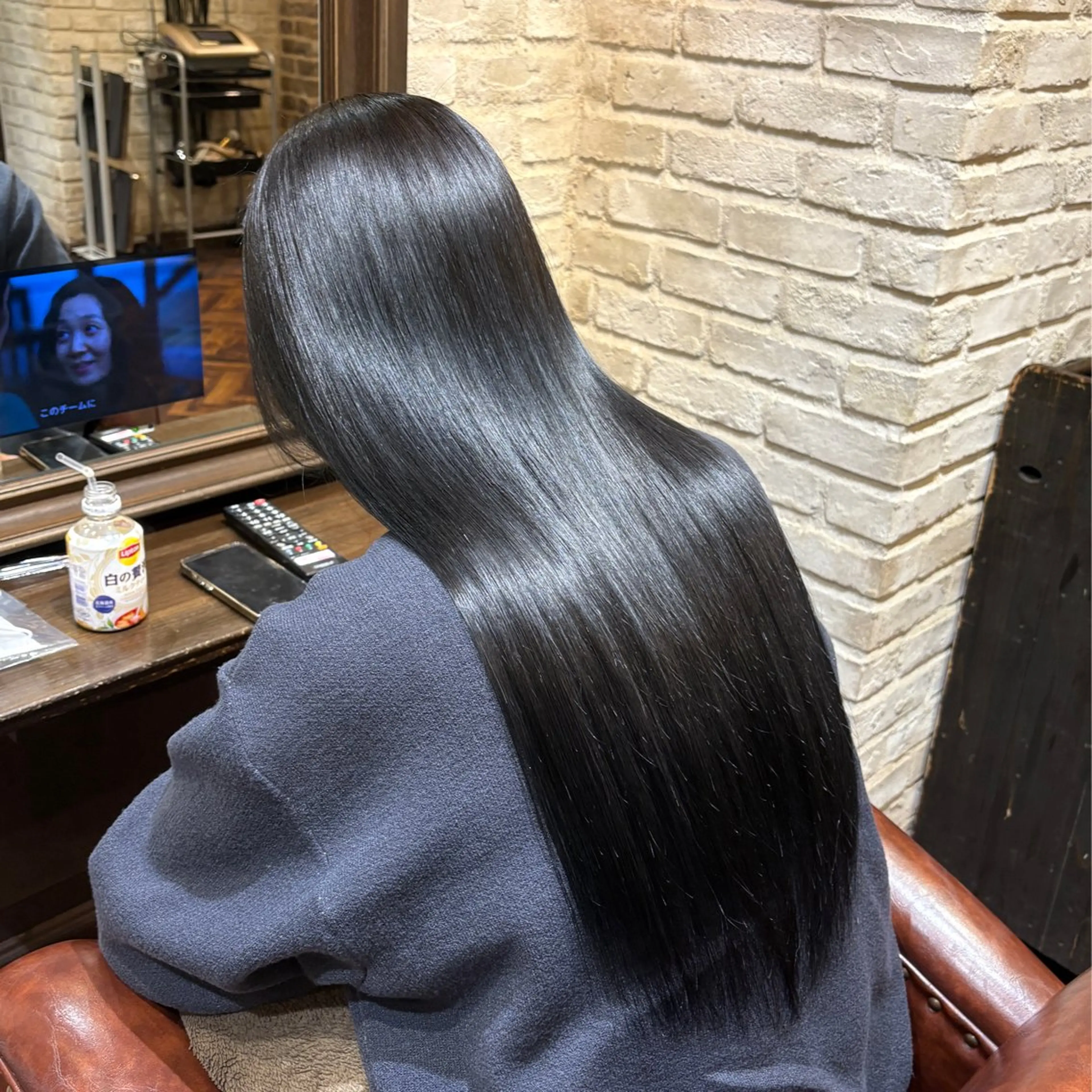 ロング カラー 黒髪 ブリーチ ブルーカラー ブルーブラック ブリーチなしカラー 🐺イノウエ サキ🐺のヘアスタイル