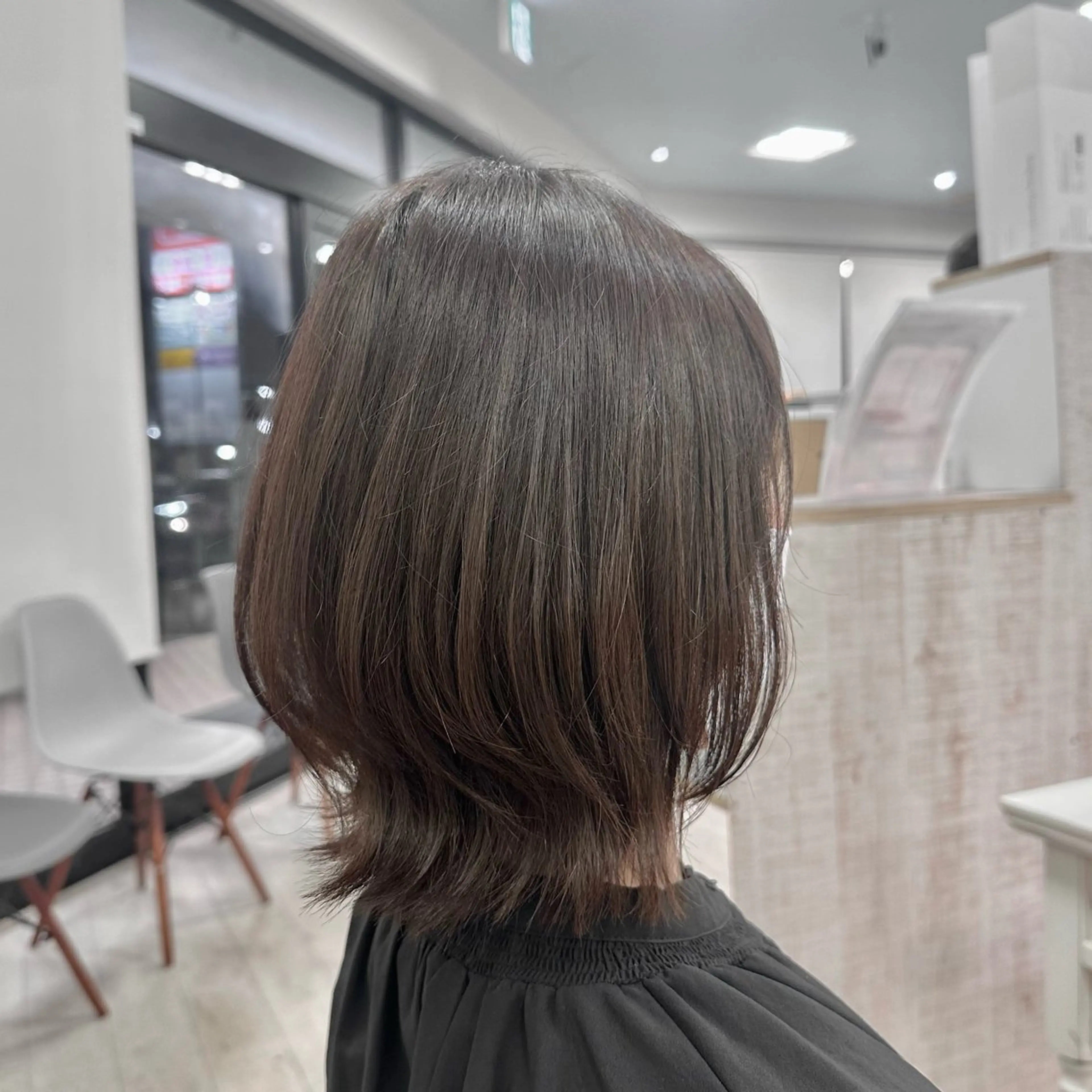 ミディアム レイヤーカット 村上 佳織のヘアスタイル